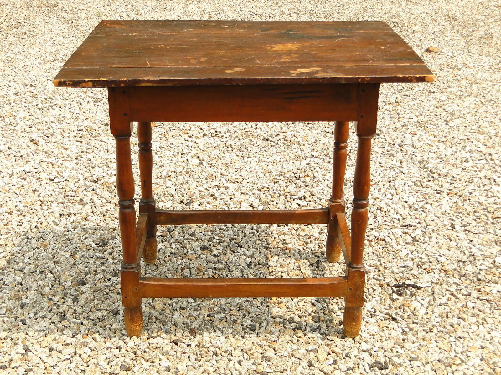 EARLY WILLIAM AND MARY TAVERN TABLE (1 of 2)