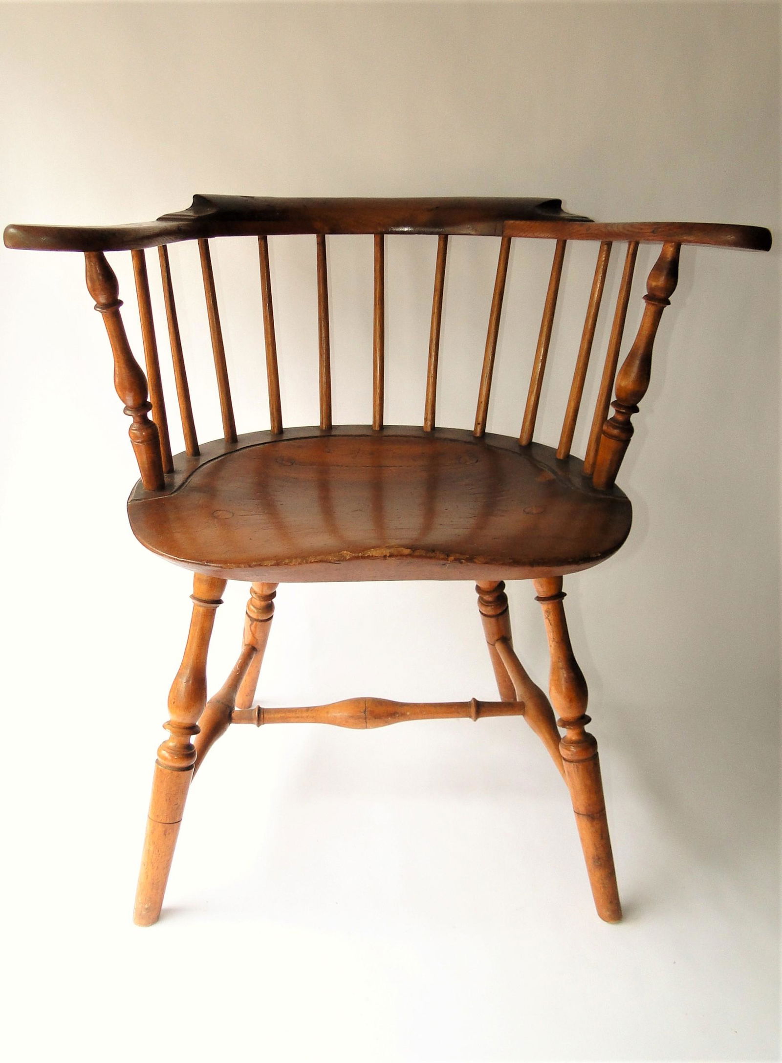 RARE 18TH C CT. LOWBACK WINDSOR ARMCHAIR (1 of 4)