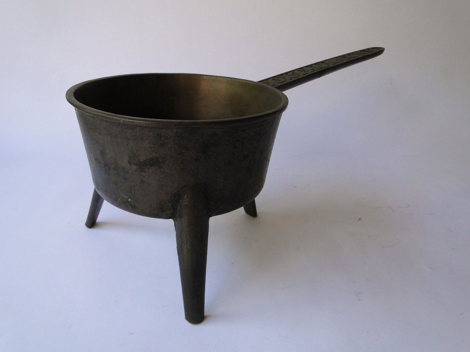 19TH C IRON POSNET: 19TH C IRON POSNET MARKER COX, TAUNTON. 17 X 6.5