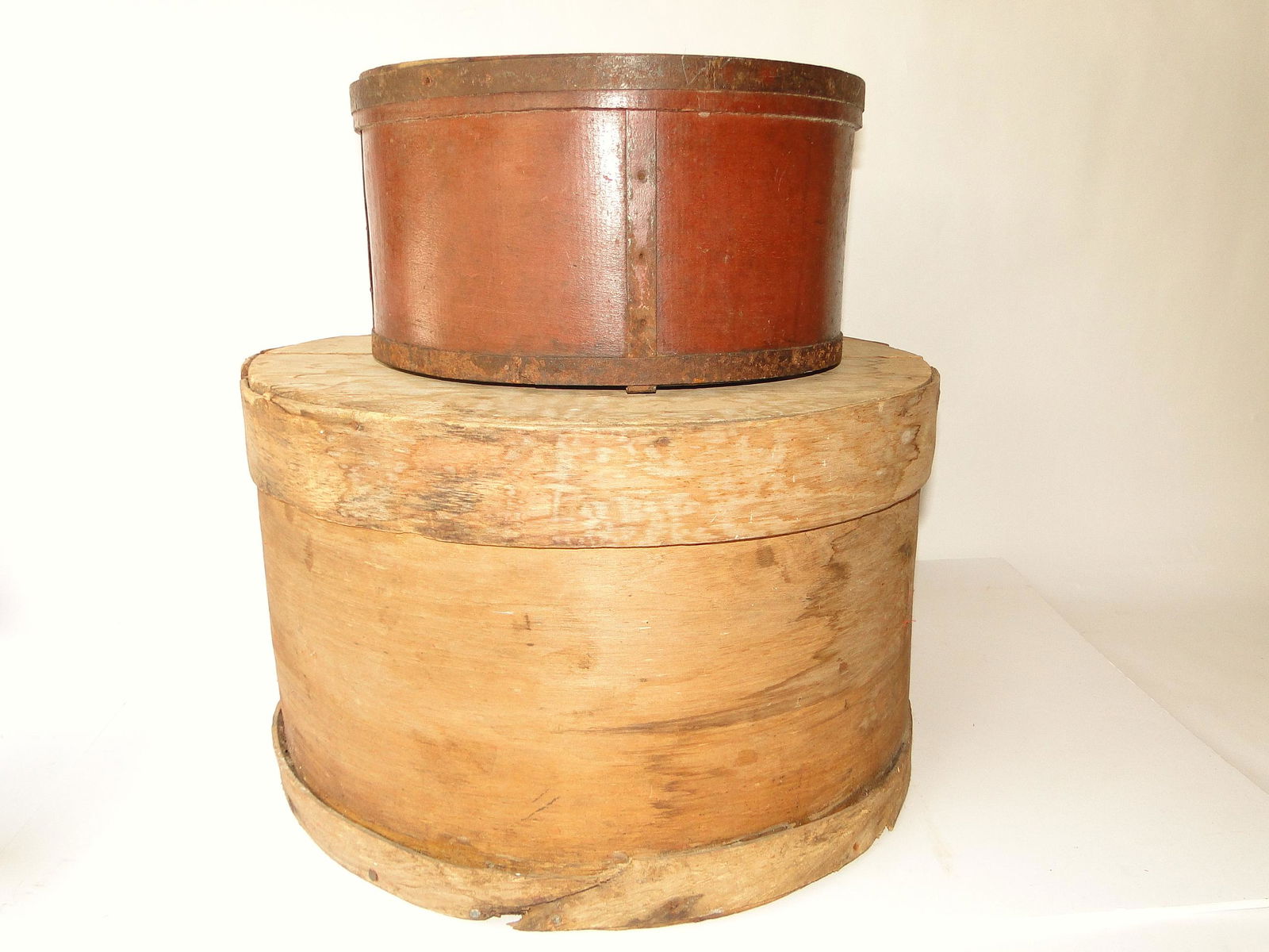PRIMITIVE ROUND CHEESE BOX, RED PAINTED MEASURE (1 of 1)