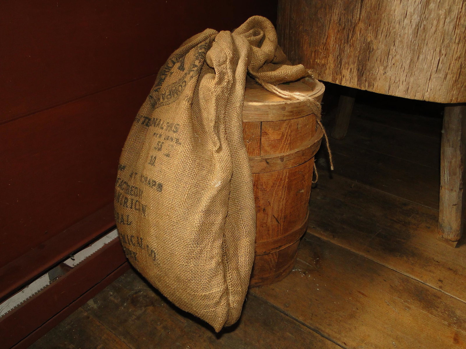SMALL PRIMITIVE BARRELL: SMALL PRIMITIVE BARRELL WITH BURLAP BAG, 12"