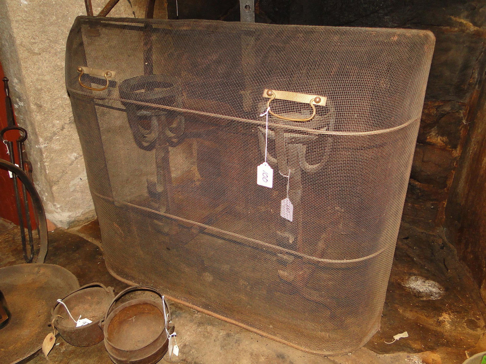 FIREPLACE SCREEN: FIREPLACE SCREEN, 36 x 31