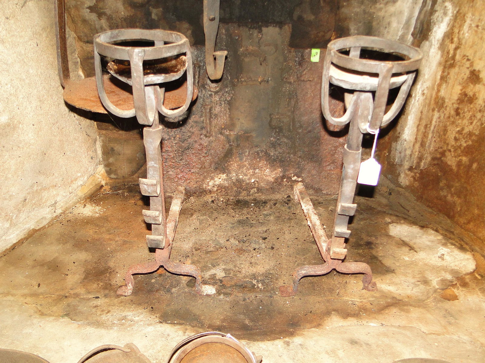 17TH C IRON FIREPLACE ANDIRONS (1 of 2)