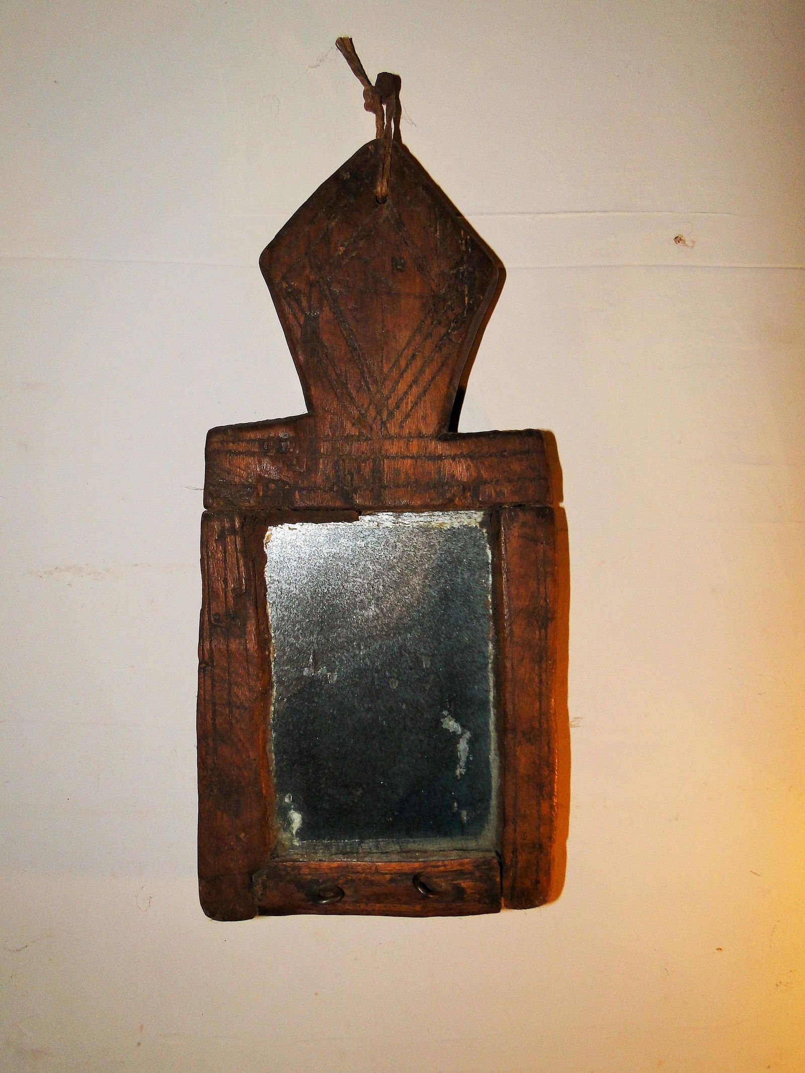 SMALL CARVED HAND MIRROR (1 of 2)