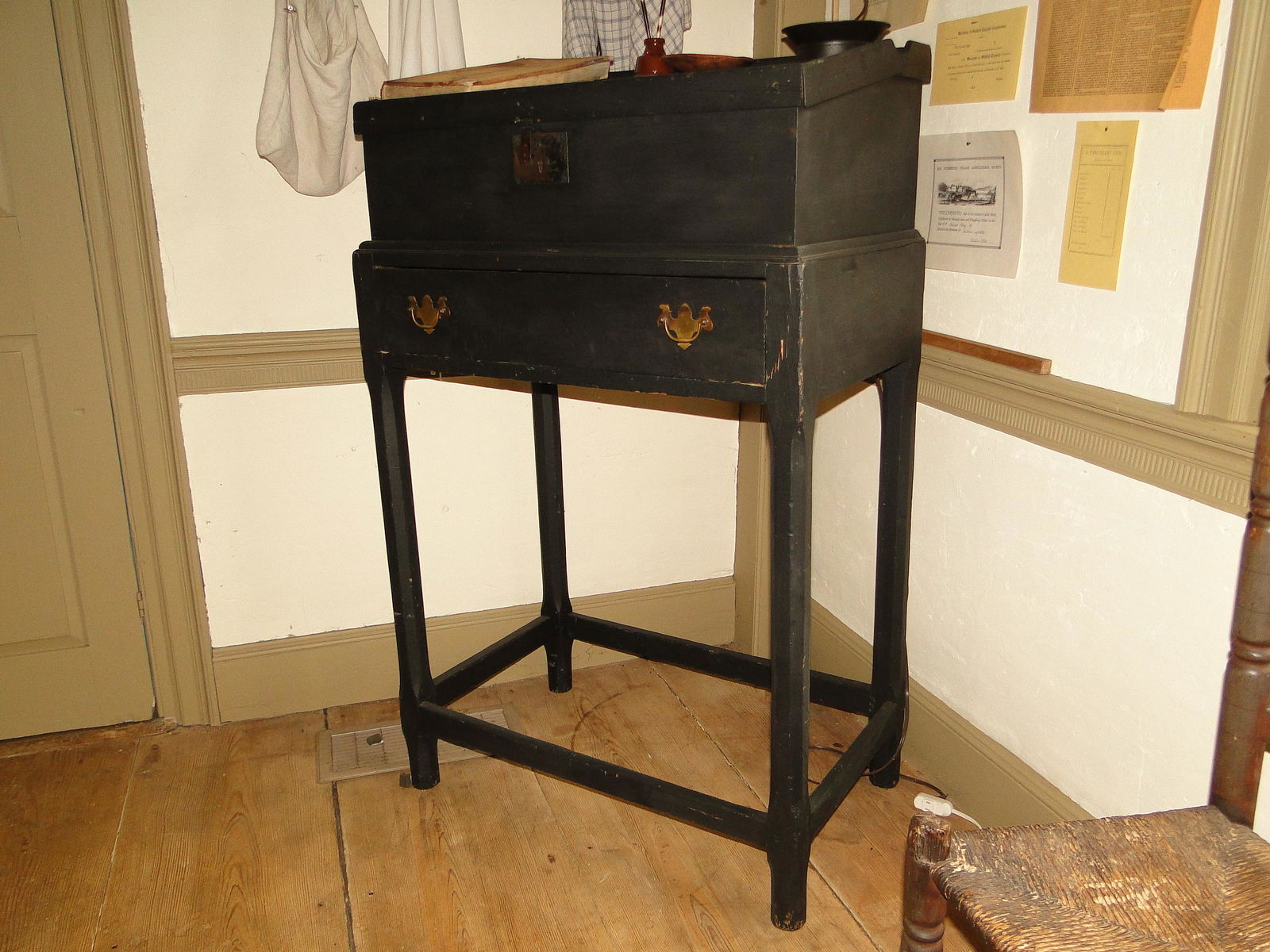 EARLY PAINTED DESK ON FRAME (1 of 5)