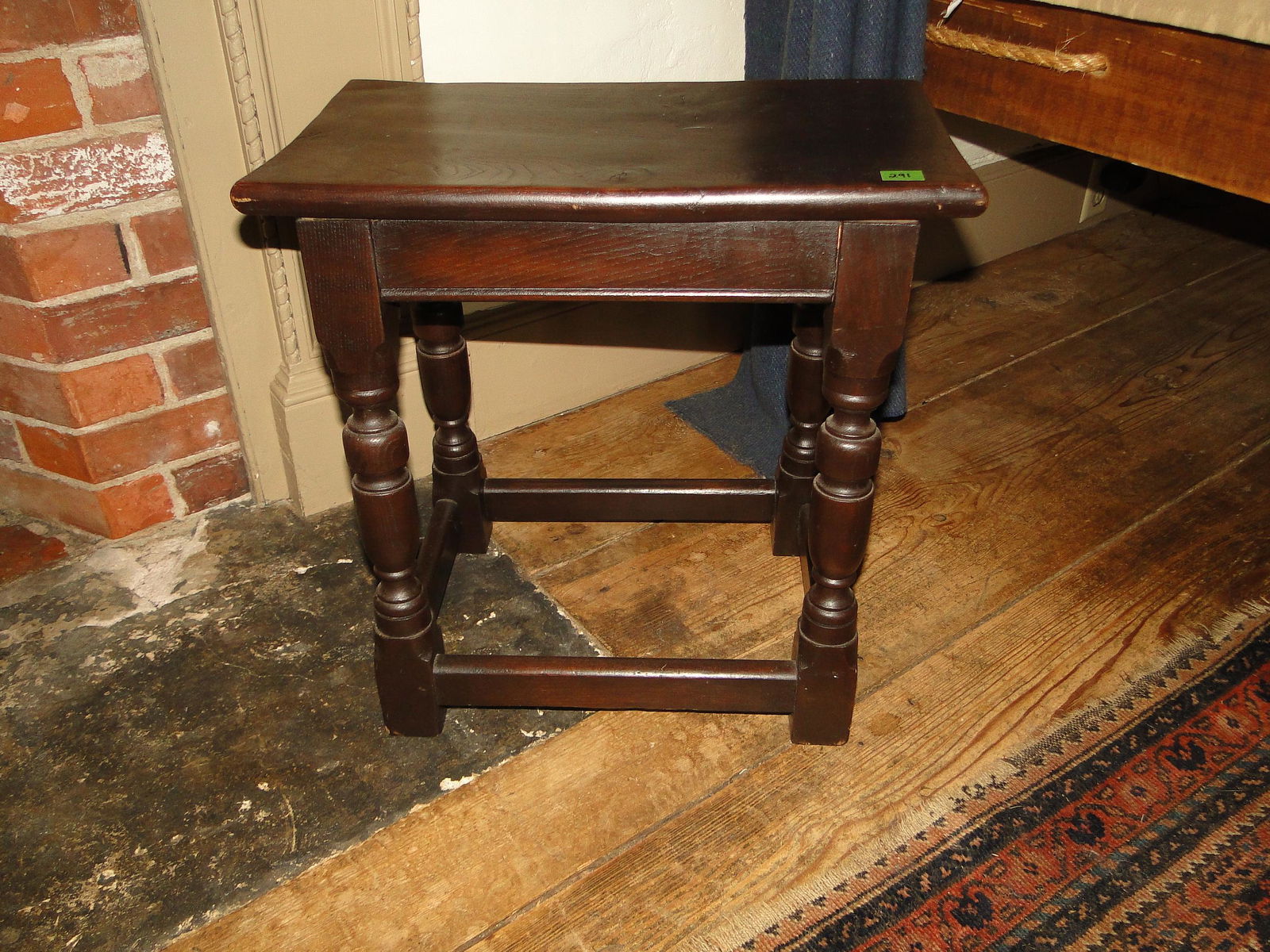 JOINT STOOL REPRODUCTION (1 of 2)