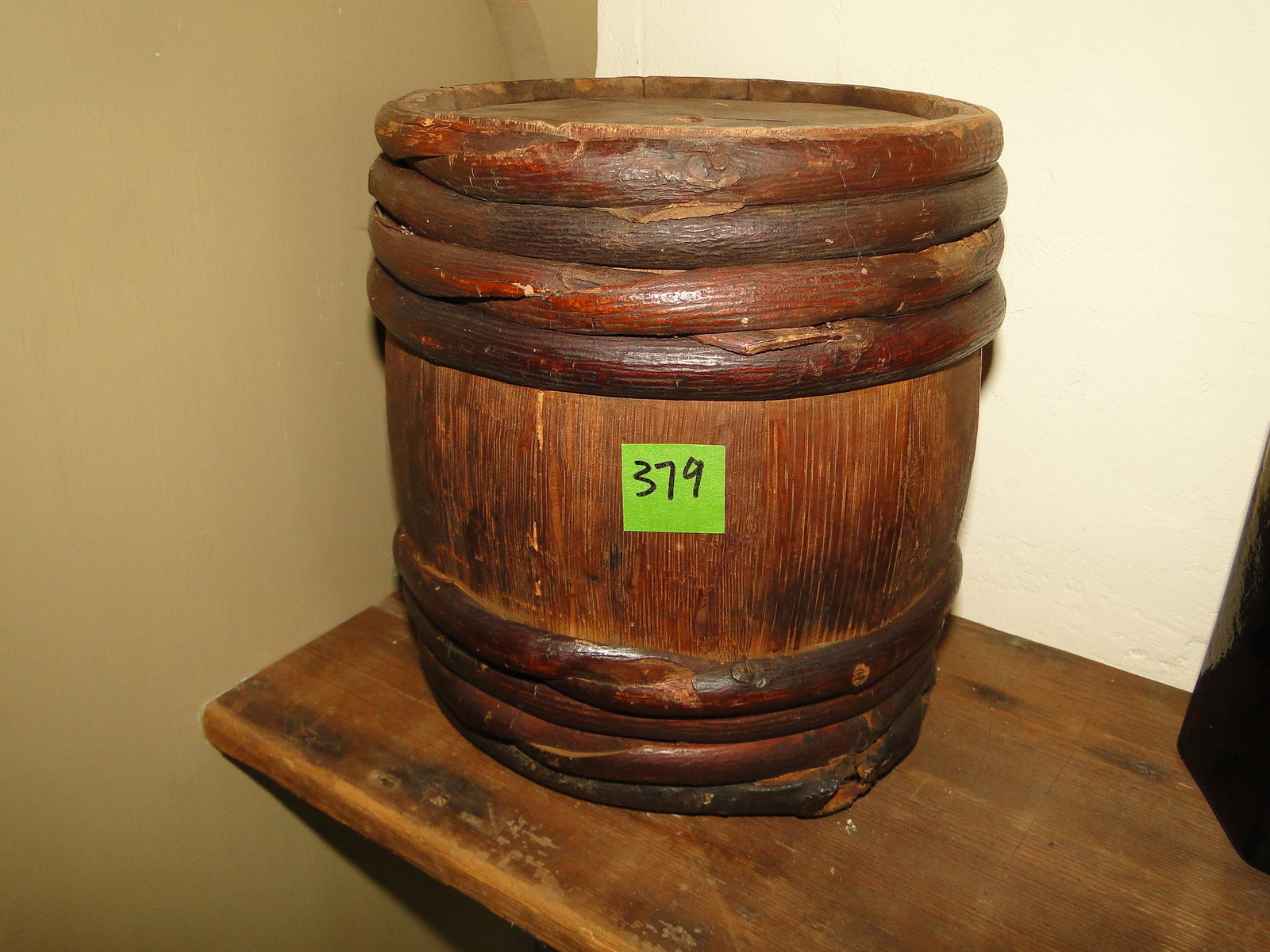 SMALL PRIMITIVE BANDED BARREL: SMALL PRIMITIVE BANDED BARREL, 7 X 8