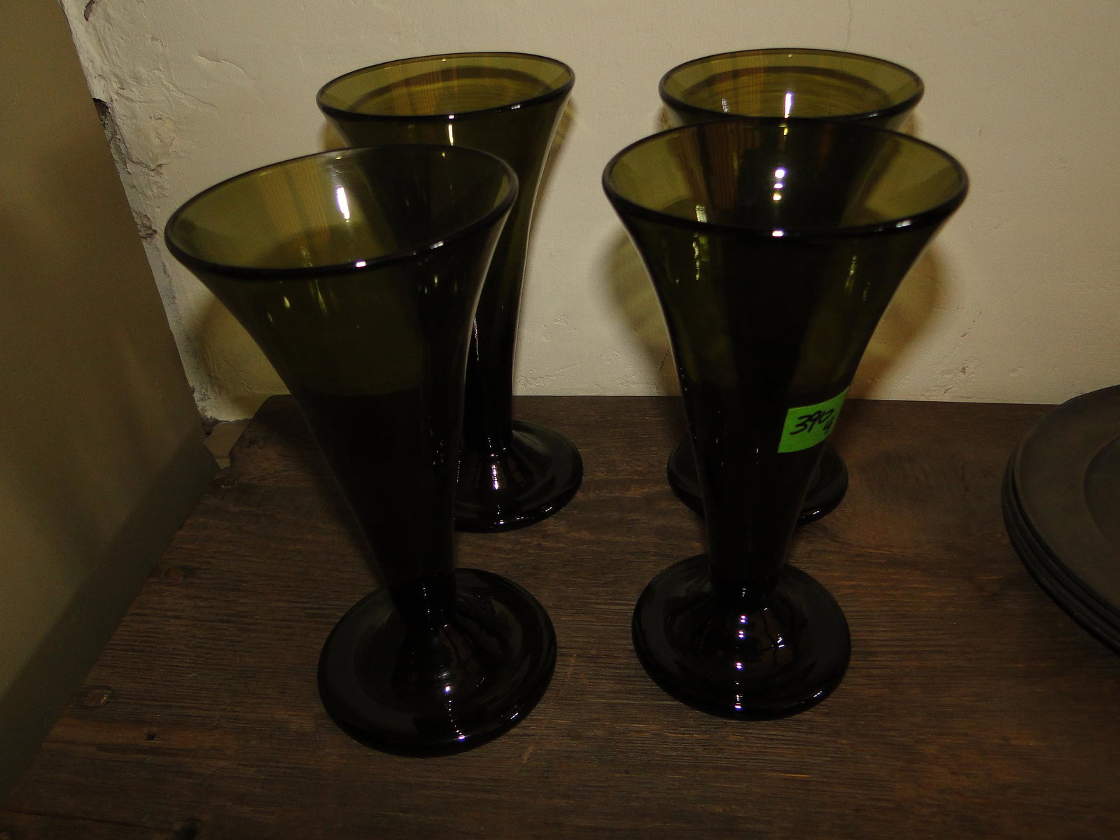 FOUR GREEN BLOWN WINE GLASSES: FOUR GREEN BLOWN WINE GLASSES, 7"