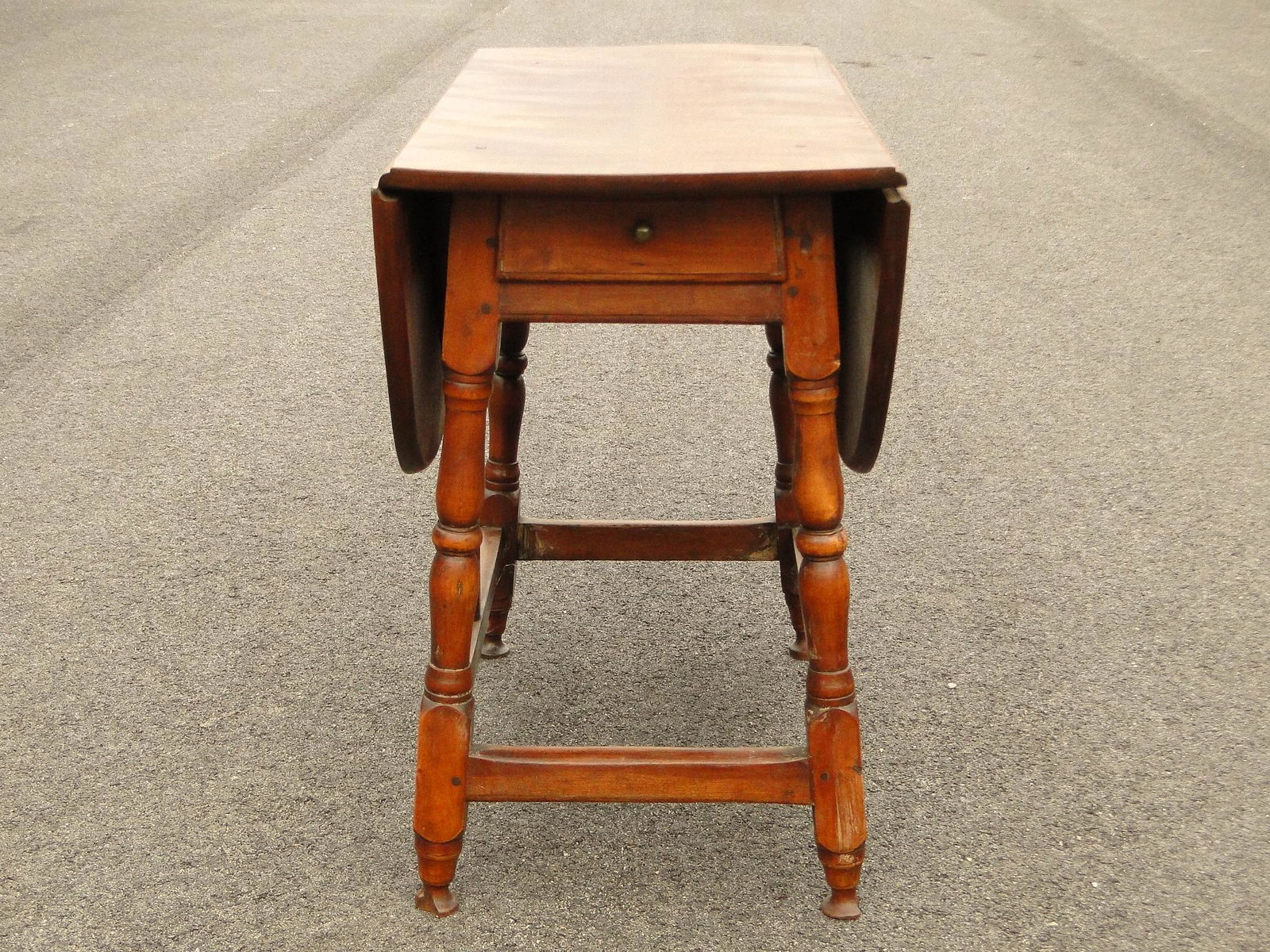 EARLY 18TH C WILLIAM AND MARY BUTTERFLY TABLE (1 of 6)