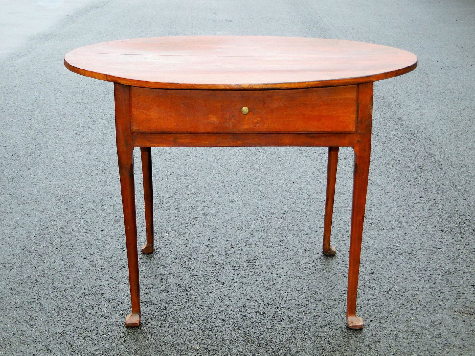RARE 18TH C ONE DRAWER OVAL TOP TAVERN TABLE (1 of 6)