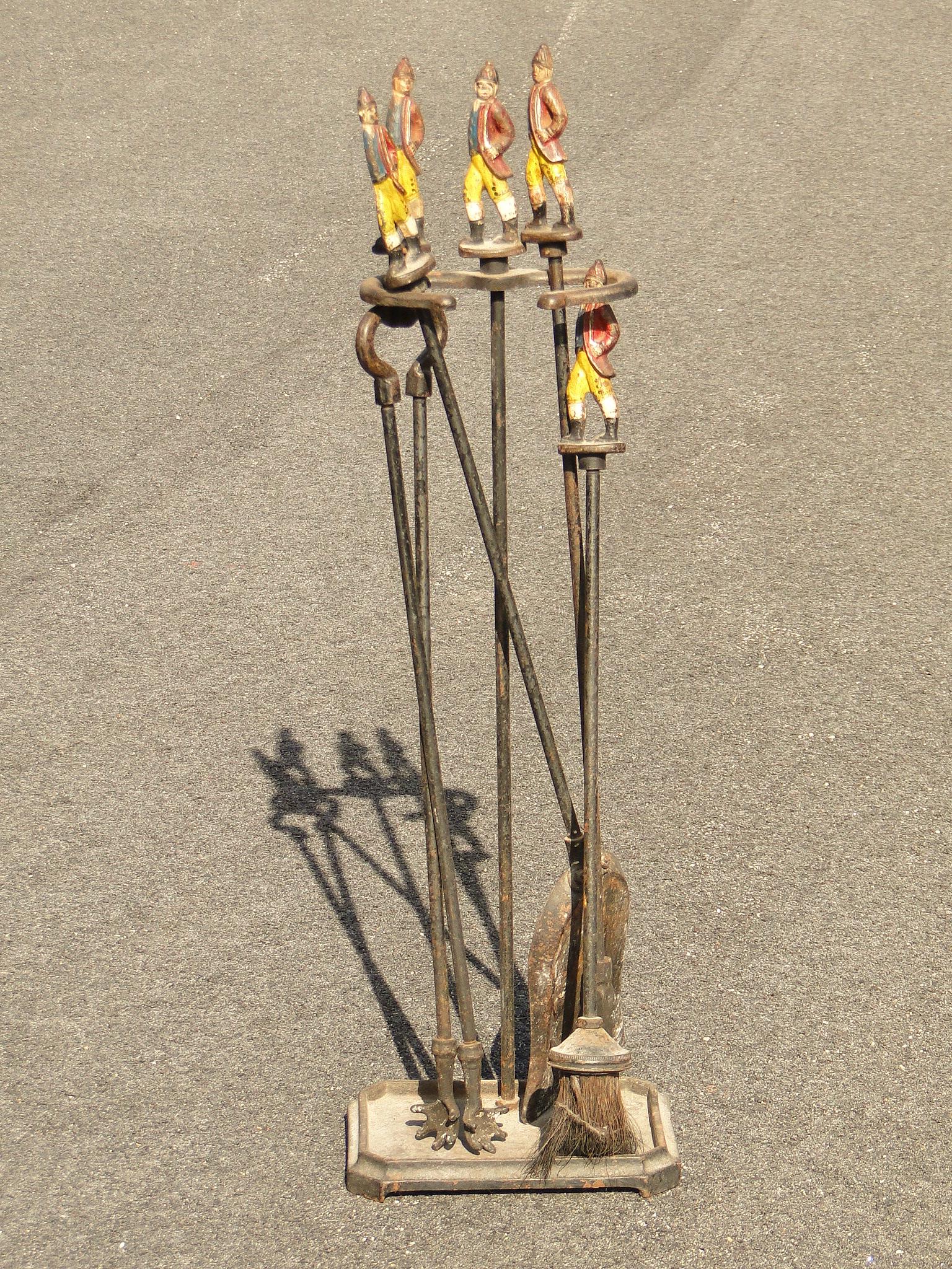 FULL SET OF HESSIAN SOLDIER FIREPLACE TOOLS (1 of 3)