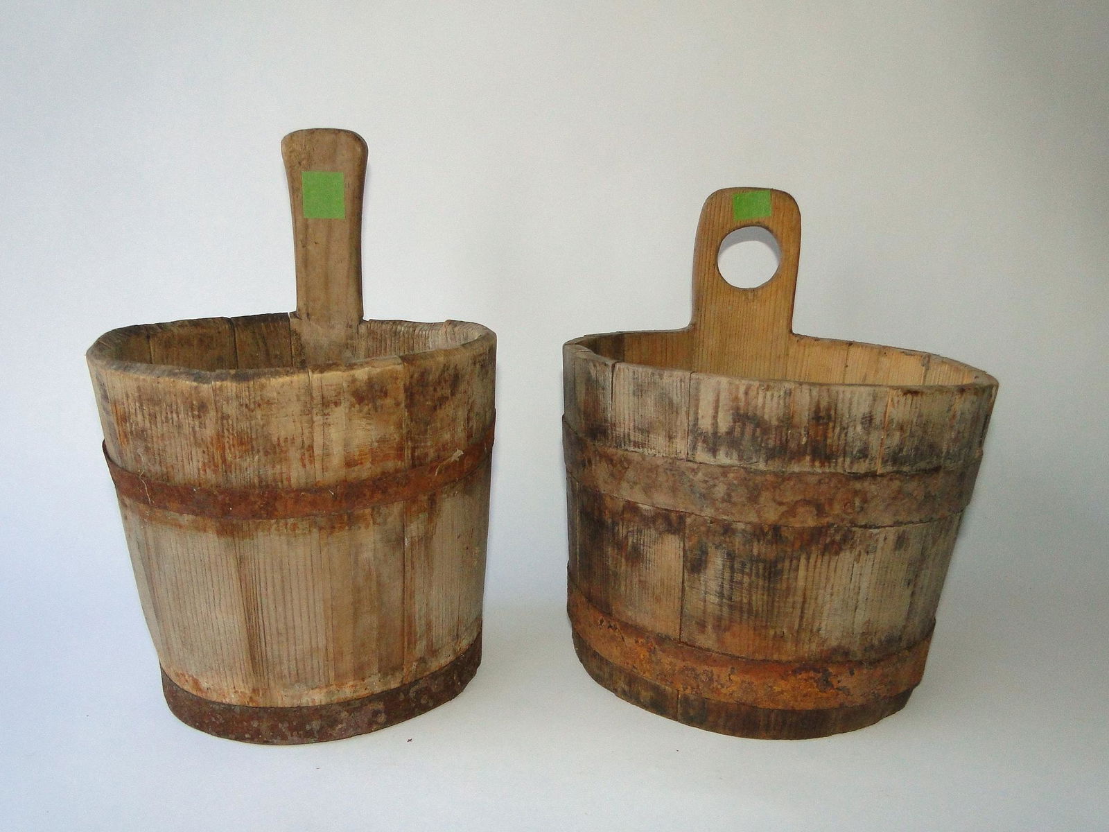 EARLY STAVED IRON BANDED WOODEN NOGGIN (1 of 2)