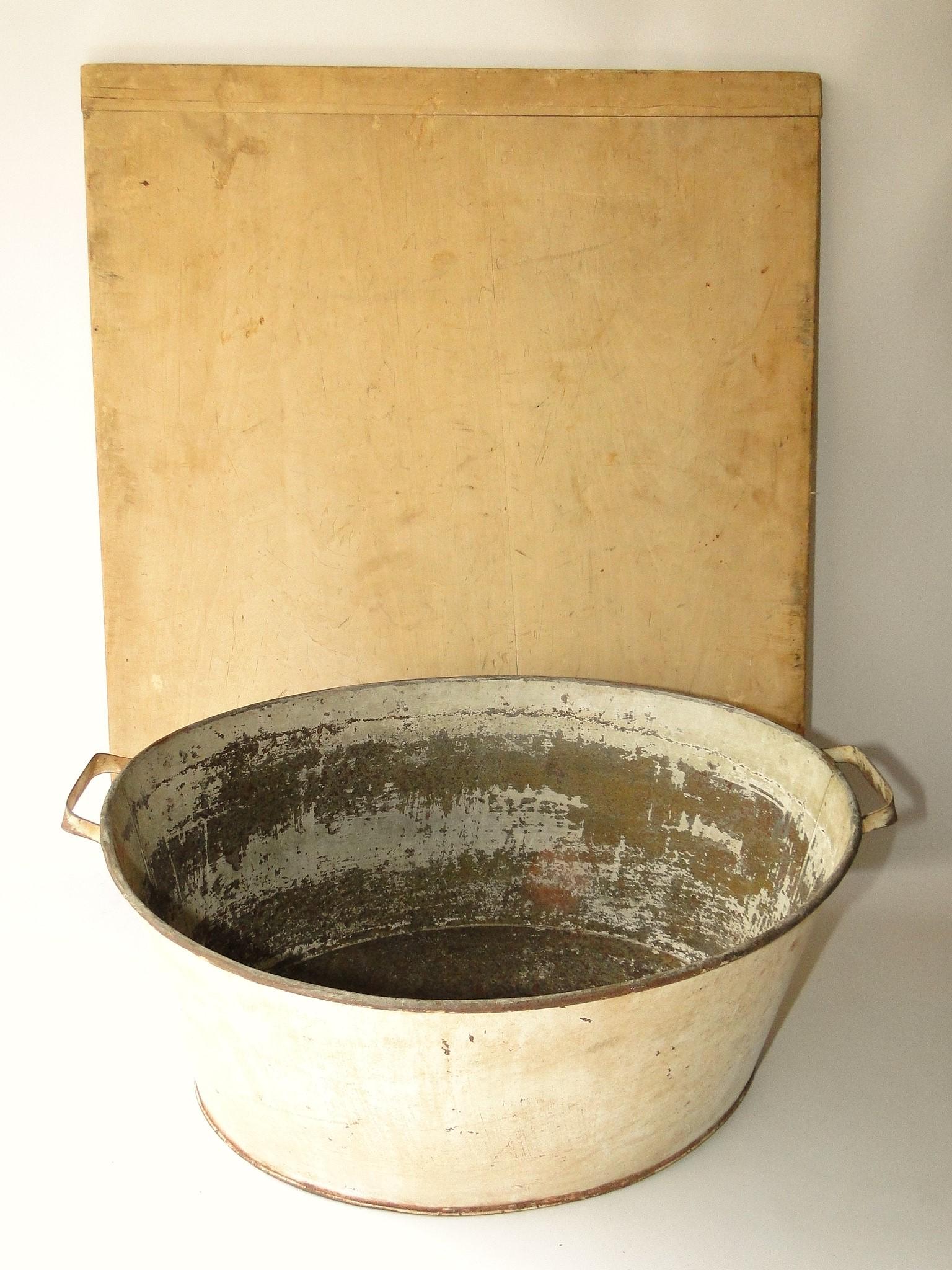 EARLY BREAD BOARD, LARGE TIN PAINTED PAIL (1 of 3)