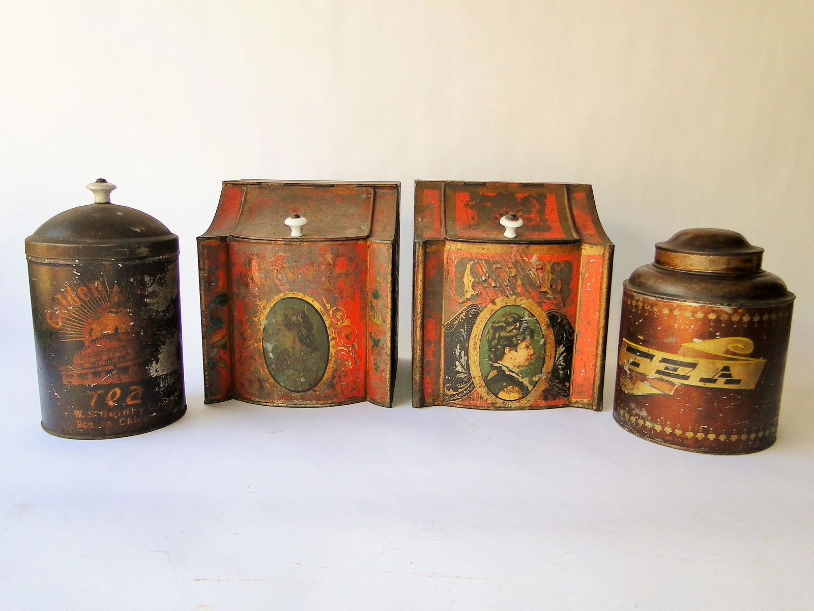 GROUPING OF COUNTRY STORE TINS (1 of 1)
