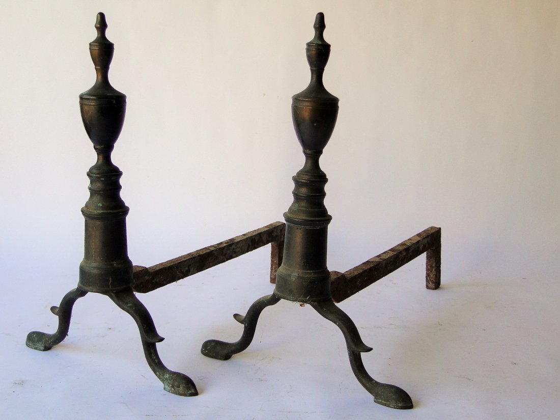 18TH C BRASS URN TOP ANDIRONS: 18TH C BRASS URN TOP ANDIRONS, 17 X 15