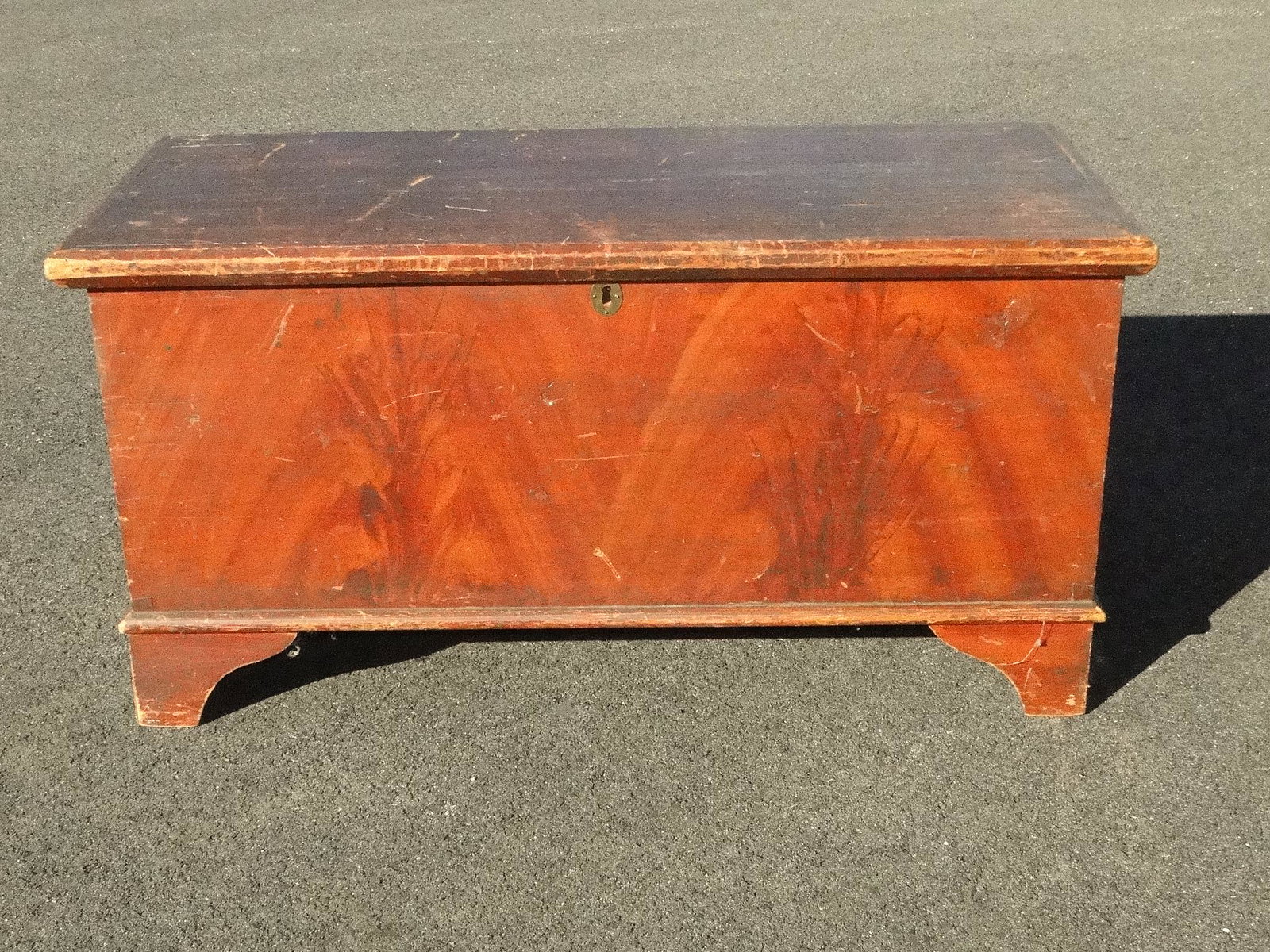 19TH C GRAIN DECORATED BLANKET CHEST: 19TH C GRAIN DECORATED BLANKET CHEST, INTERIOR TILL, ORIGINAL PAINT, 39 X 17 X 20