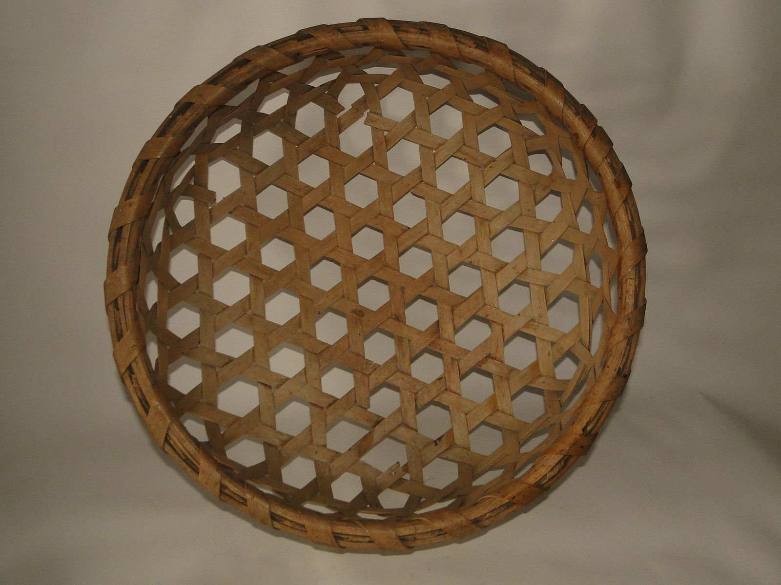 LARGE WOVEN CHEESE BASKET (1 of 4)