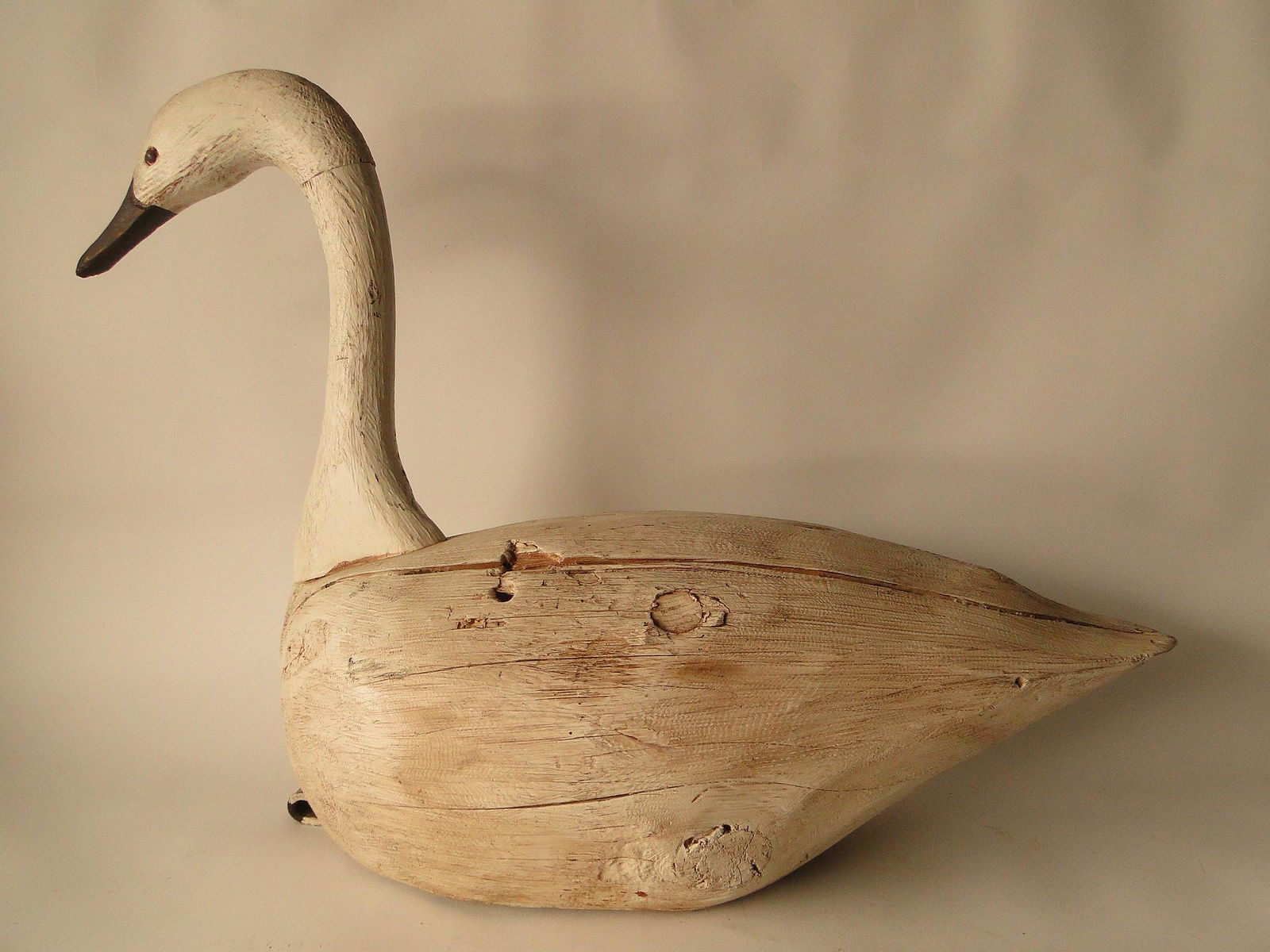 FOLK ART PAINTED CARVED WOODEN SWAN SIGNED (1 of 6)