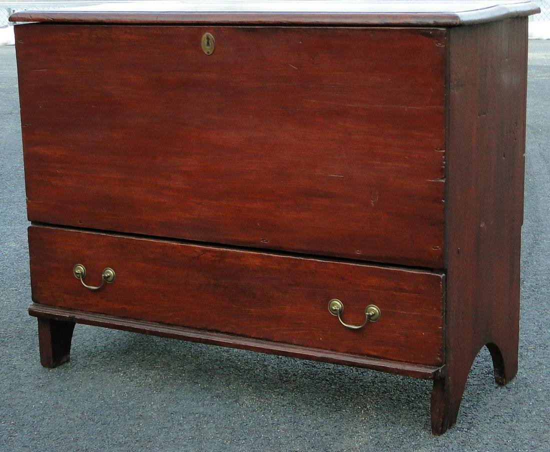 WILLIAM AND MARY ONE DRAWER BLANKET CHEST (1 of 7)