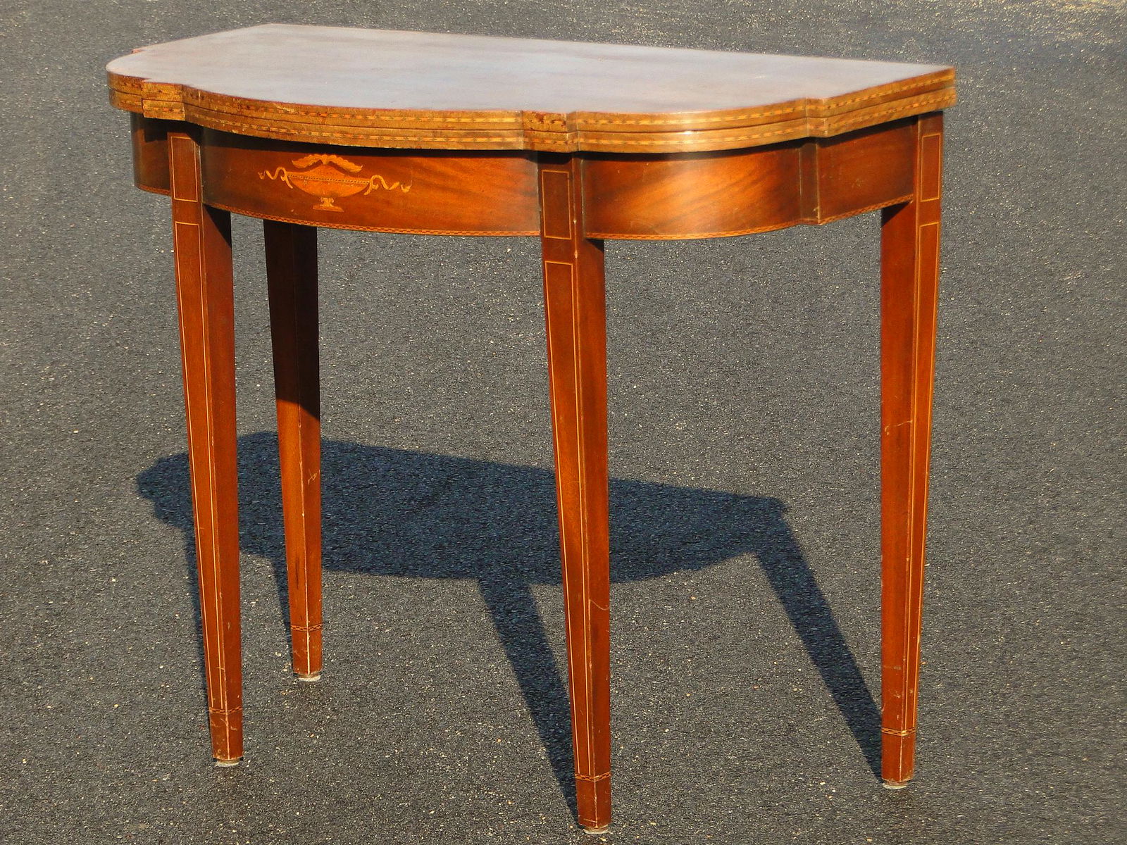 FEDERAL PERIOD CARD TABLE (1 of 2)