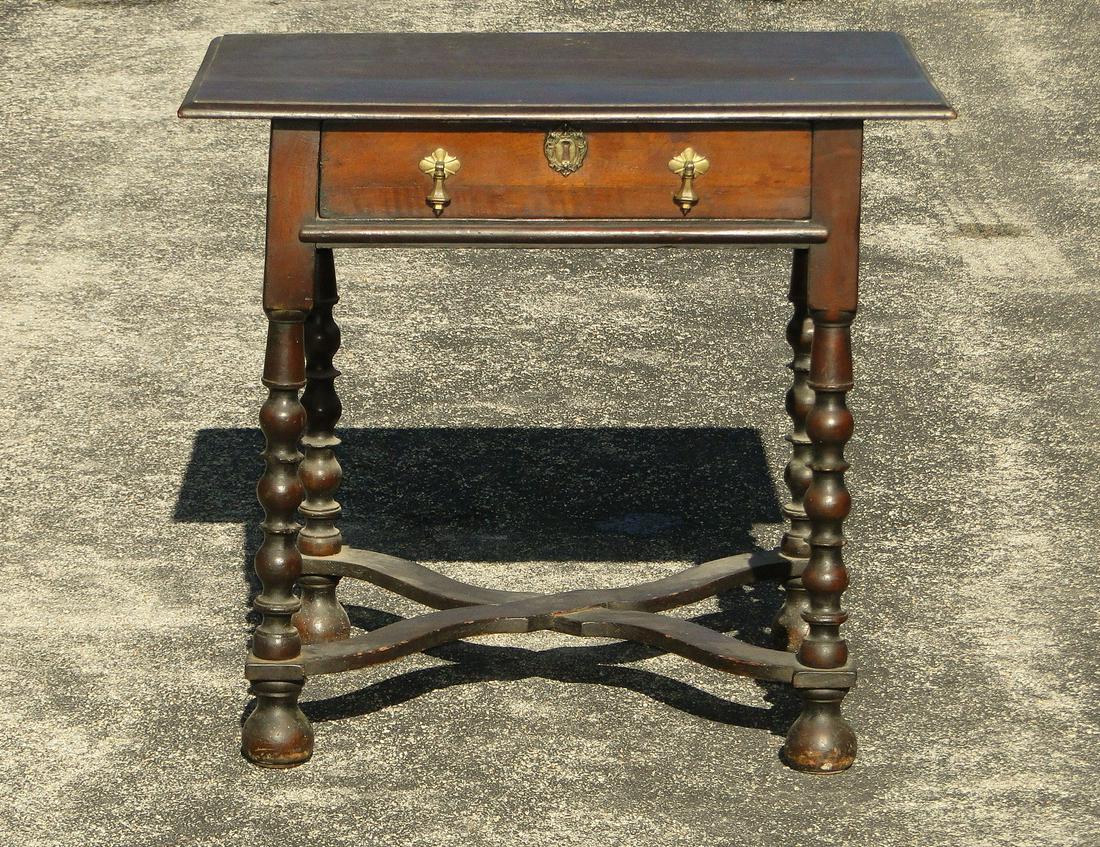 CIRCA 1750 PERIOD WILLIAM AND MARY DRESSING TABLE (1 of 5)