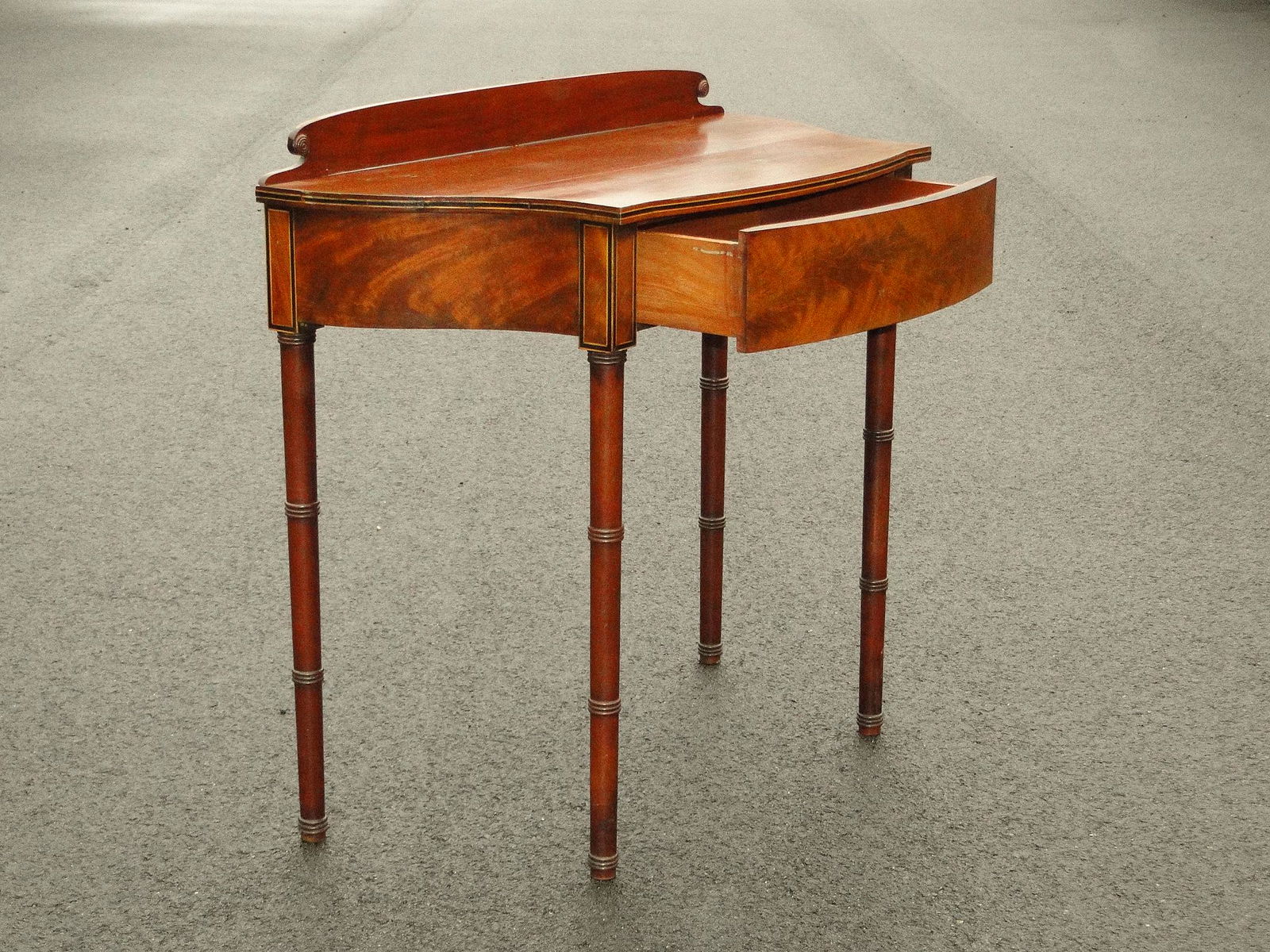 19TH C ONE DRAWER DRESSING STAND (1 of 3)