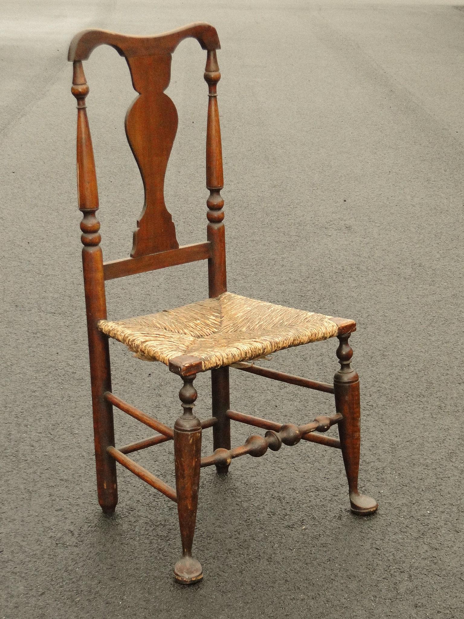 18TH C HUDSON VALLEY QUEEN ANNE CHAIR (1 of 3)