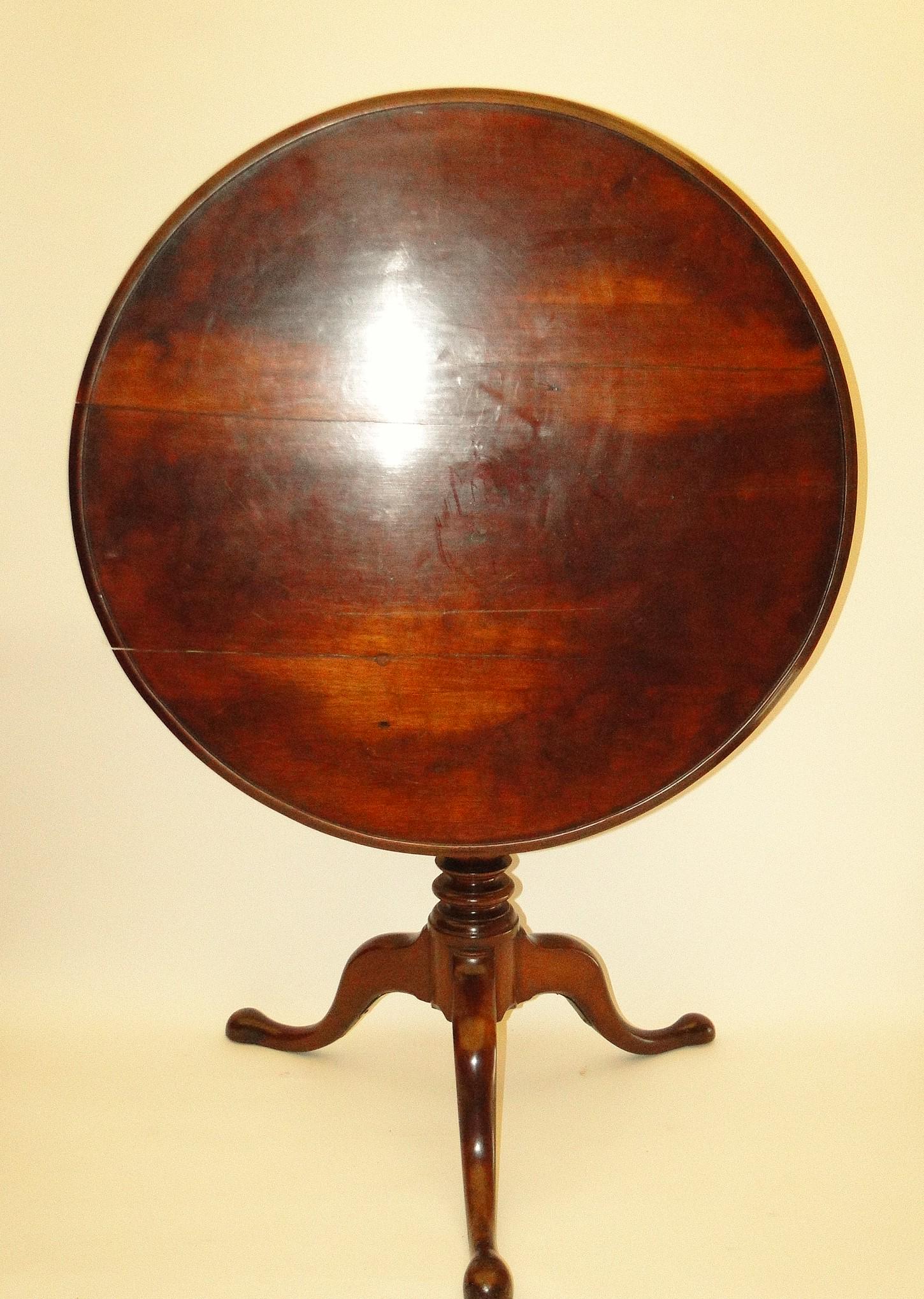 A FINE 18TH C CHIPPENDALE TILT TOP TABLE (1 of 4)
