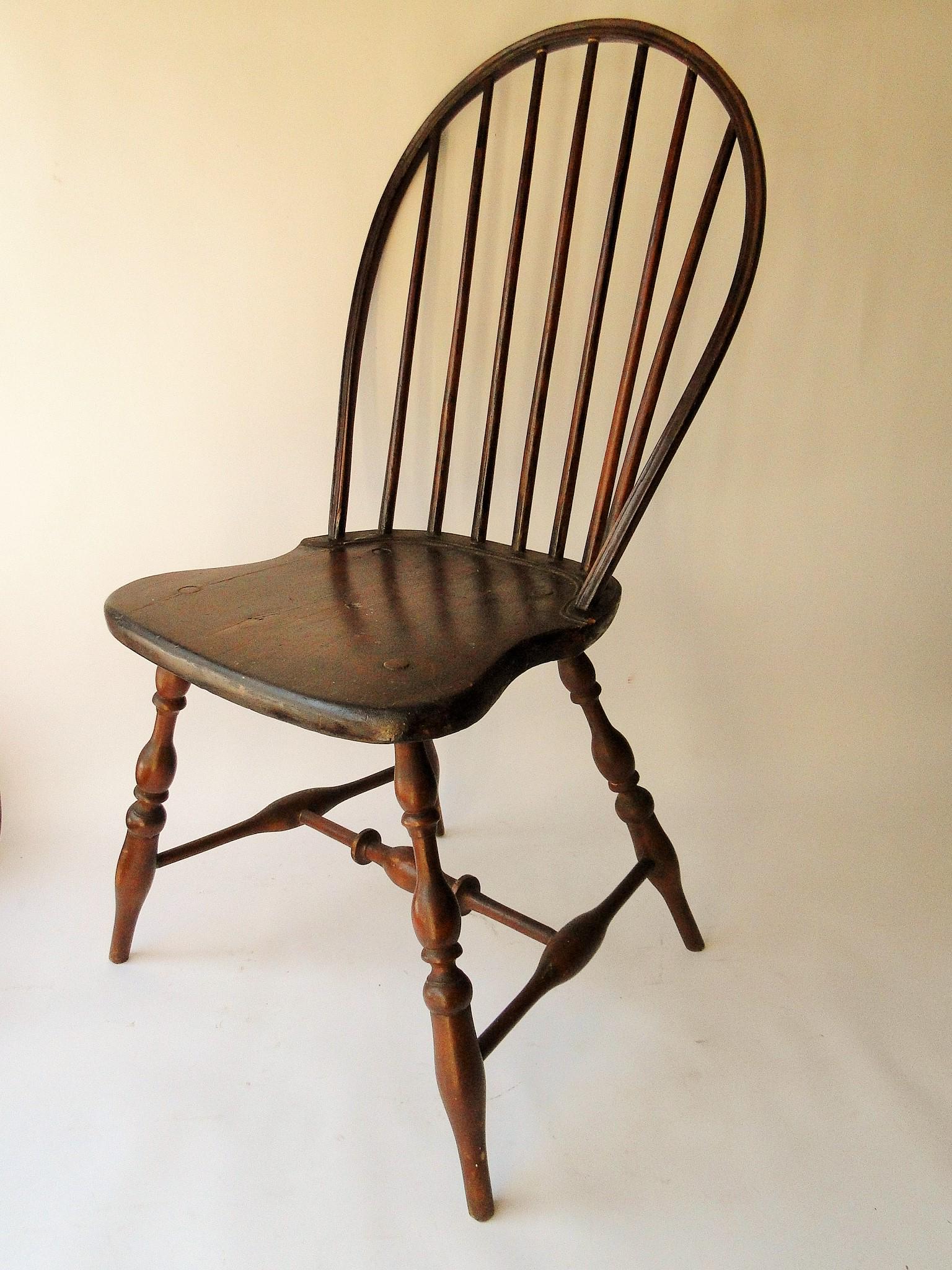 18TH C RHODE ISLAND WINDSOR CHAIR (1 of 2)