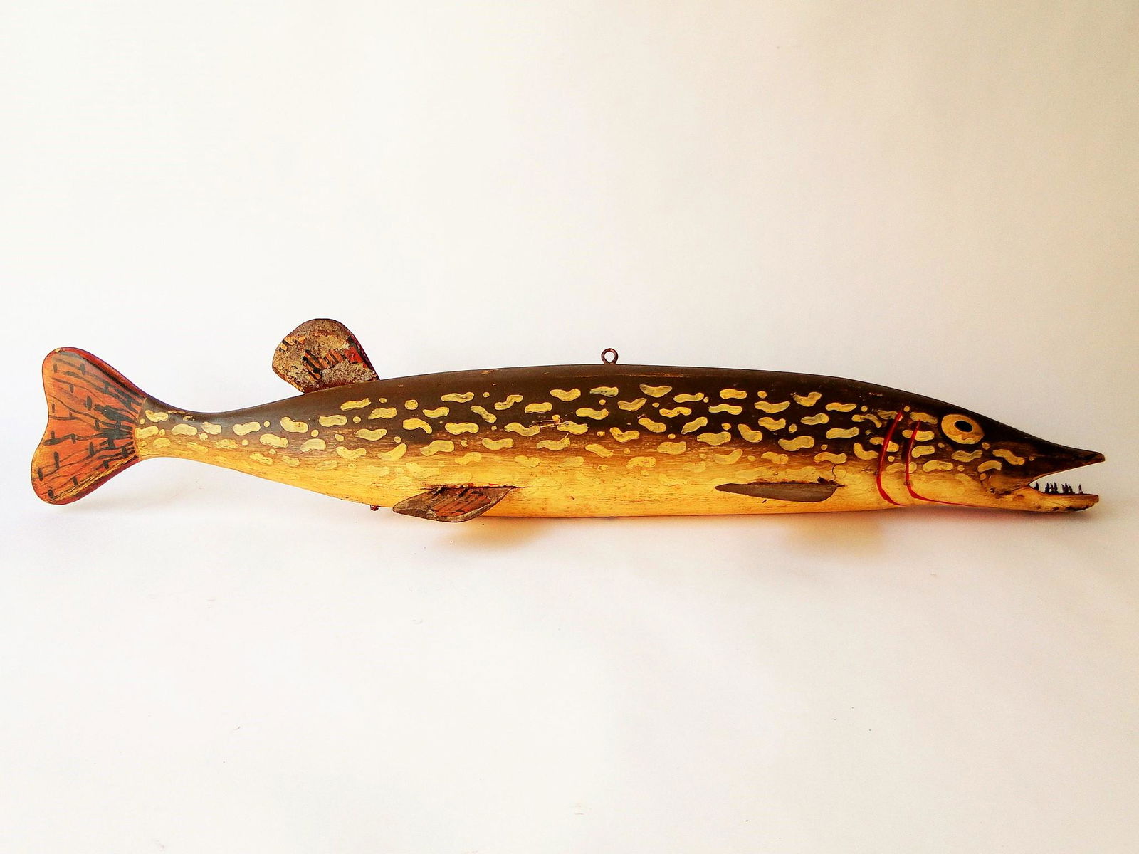 LARGE FOLK ART PAINTED WOODEN FISH DECOY (1 of 4)