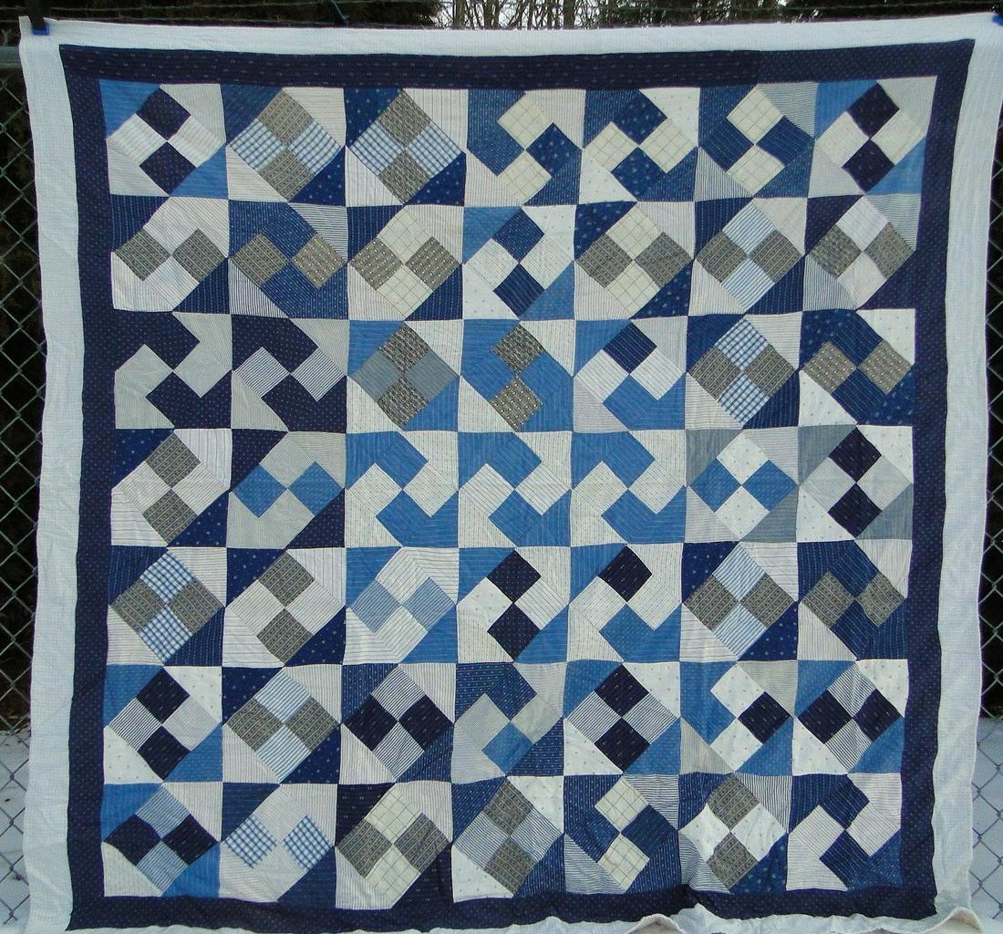 ANTIQUE AMERICAN QUILT (1 of 2)