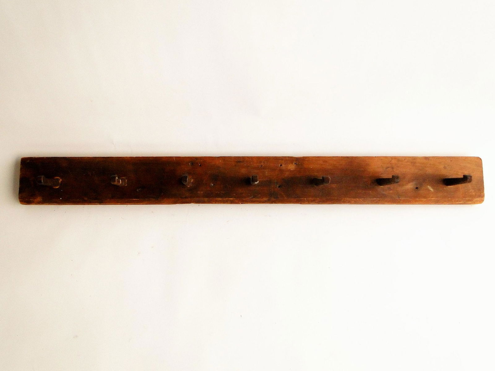 EARLY PRIMITIVE WALL RACK (1 of 4)