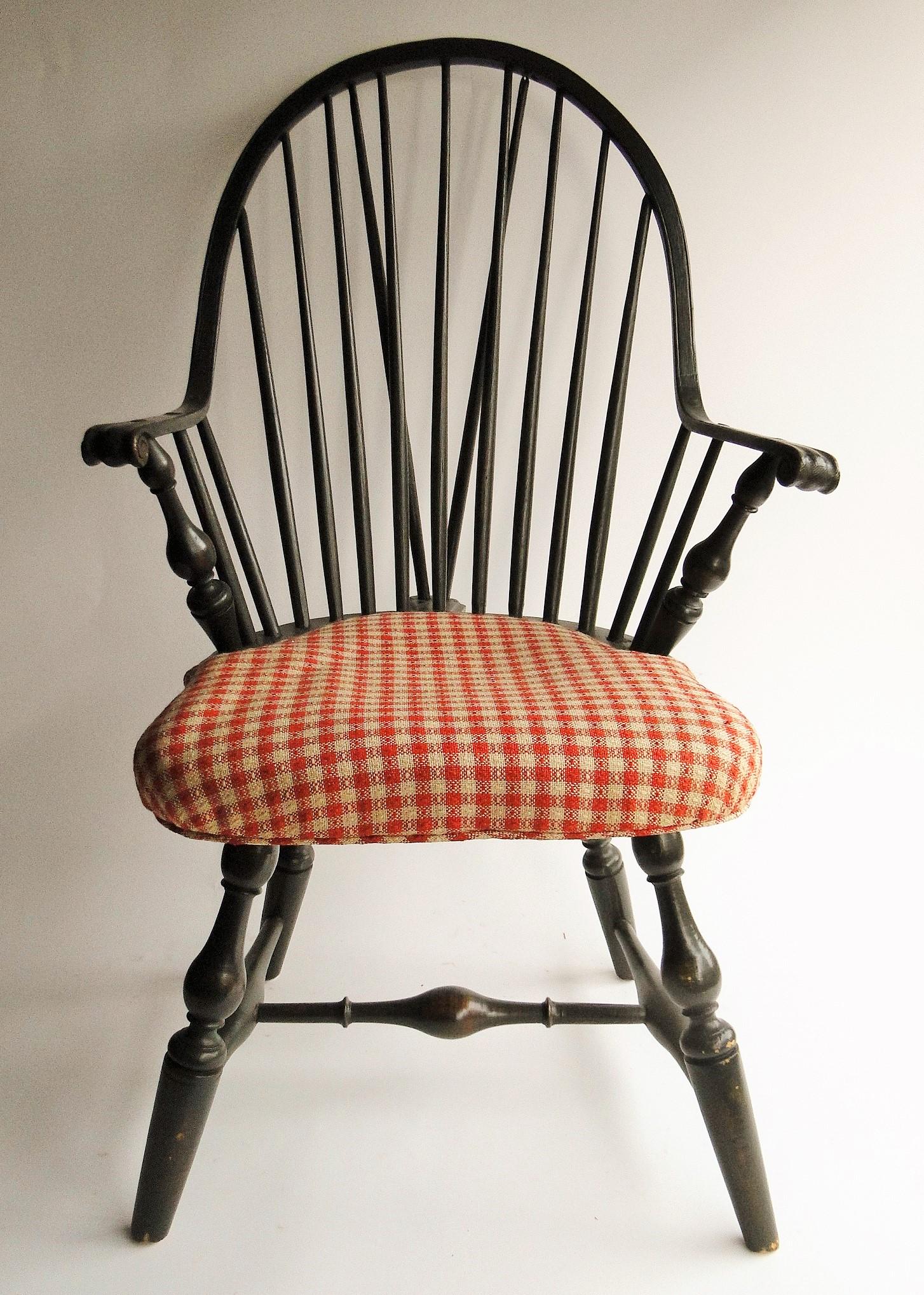 RARE CONTINOUS ARM BRACEBACK WINDSOR ARMCHAIR (1 of 4)