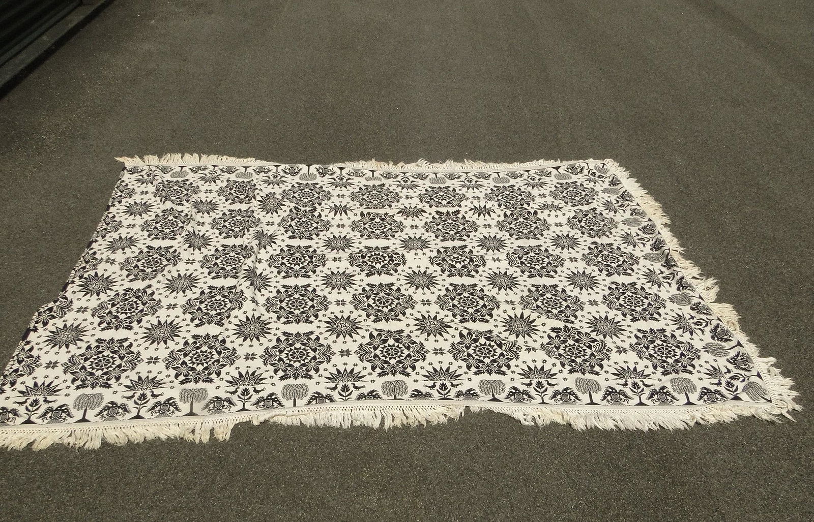 GROUPING OF TWO COVERLETS (1 of 4)