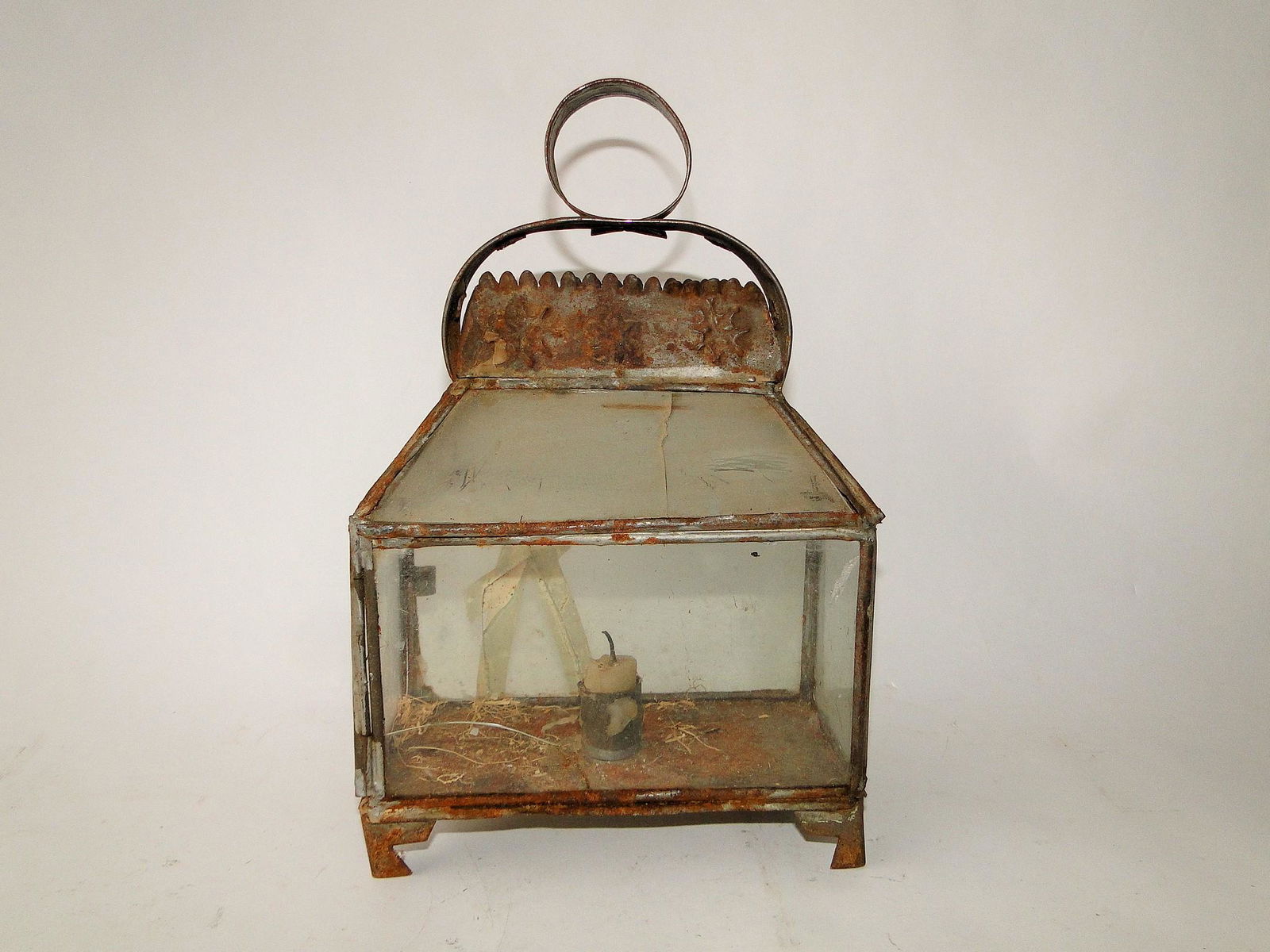 UNUSUAL TIN CANDLE LAMP (1 of 4)