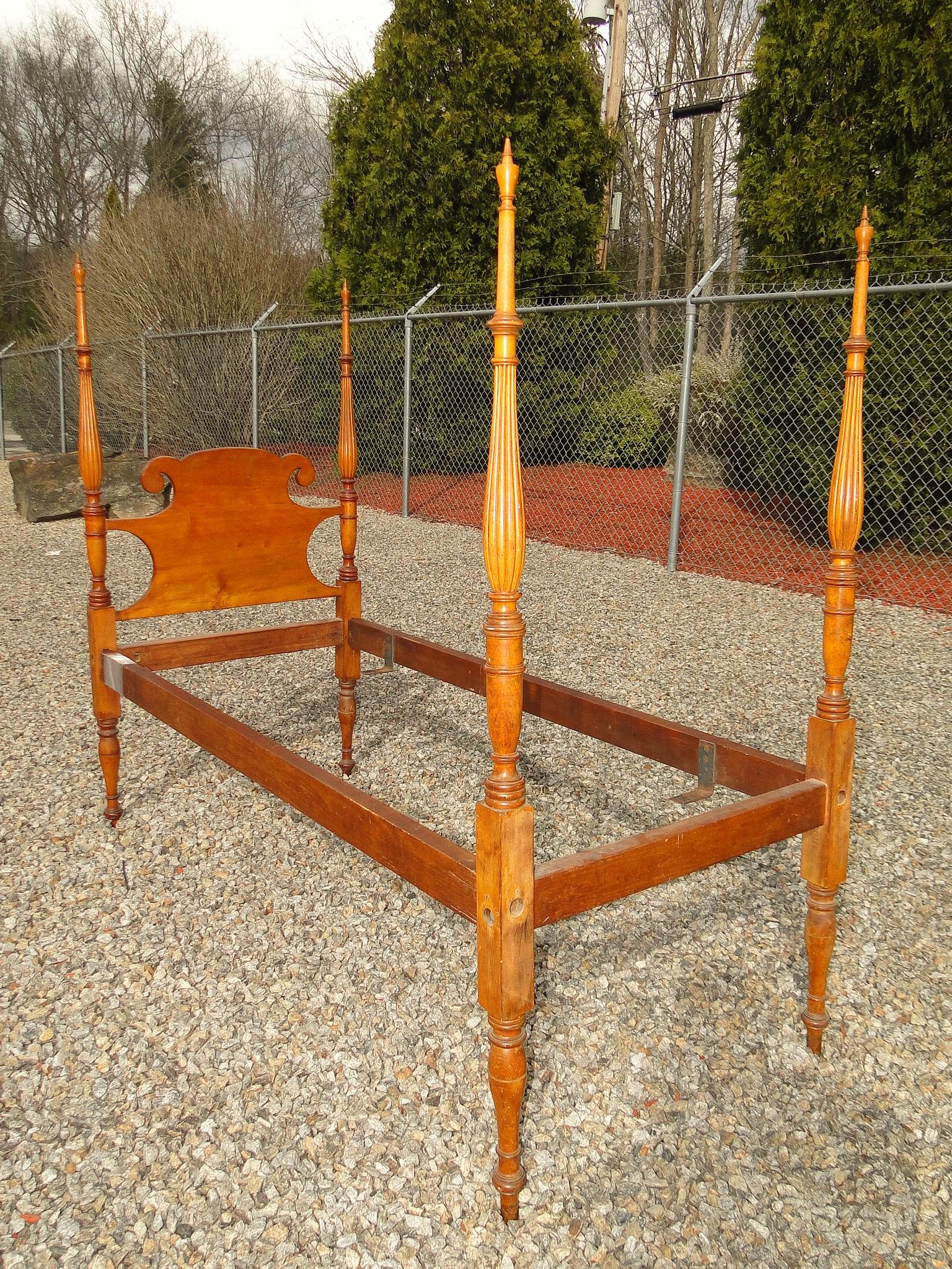 CARVED MAPLE BED: CARVED MAPLE BED, REEDED POSTS, TWIN SIZE