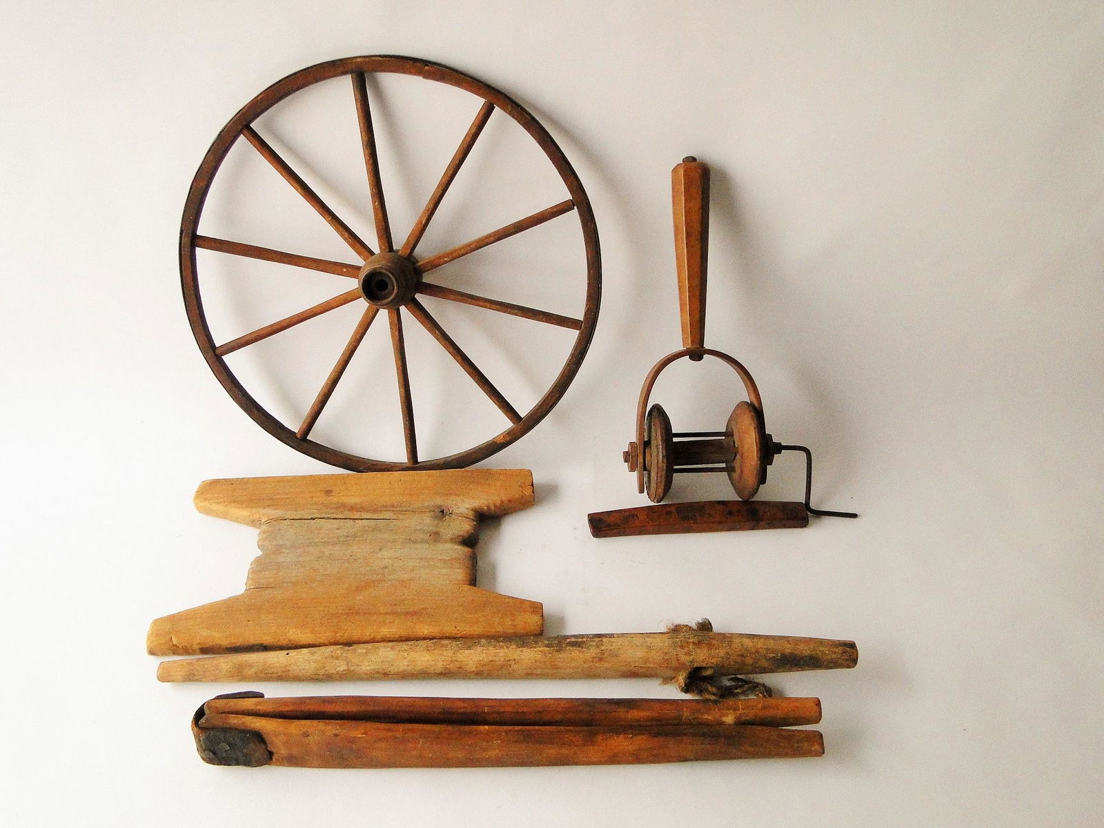 GROUPING OF WOODEN ITEMS (1 of 2)