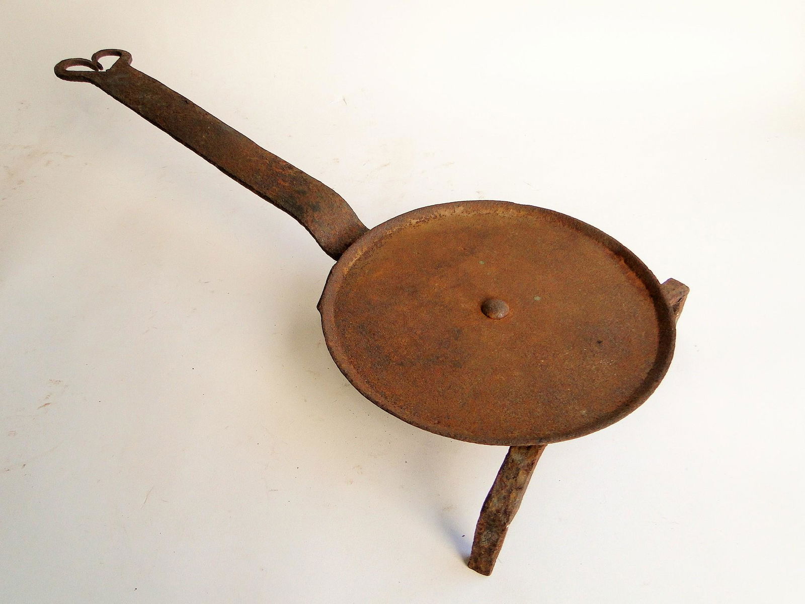 EARLY 18TH C THREE FOOTED FRYER (1 of 3)