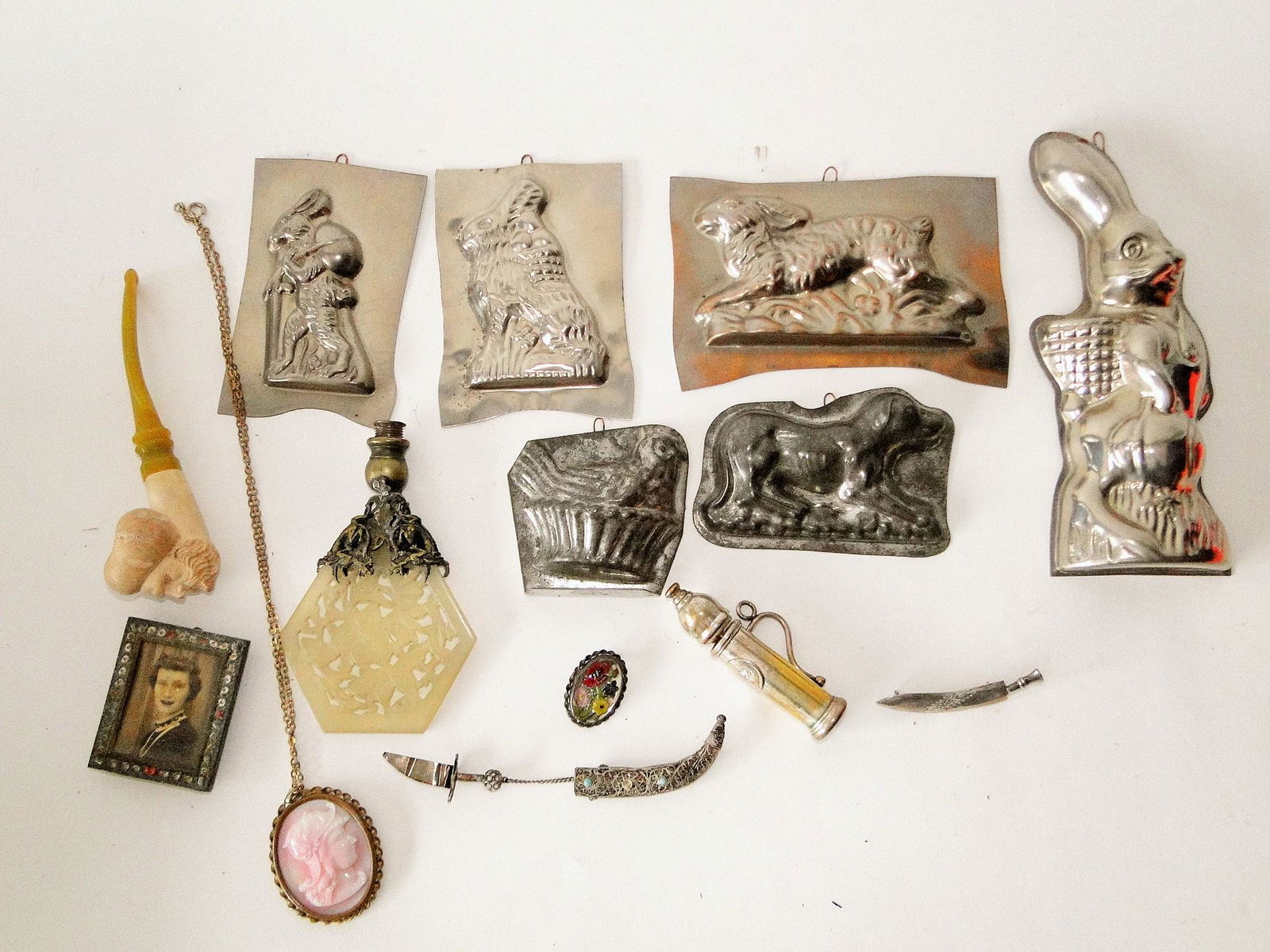 GROUPING OF TIN CHOCOLATE MOLDS AND MISC. ITEMS (1 of 3)