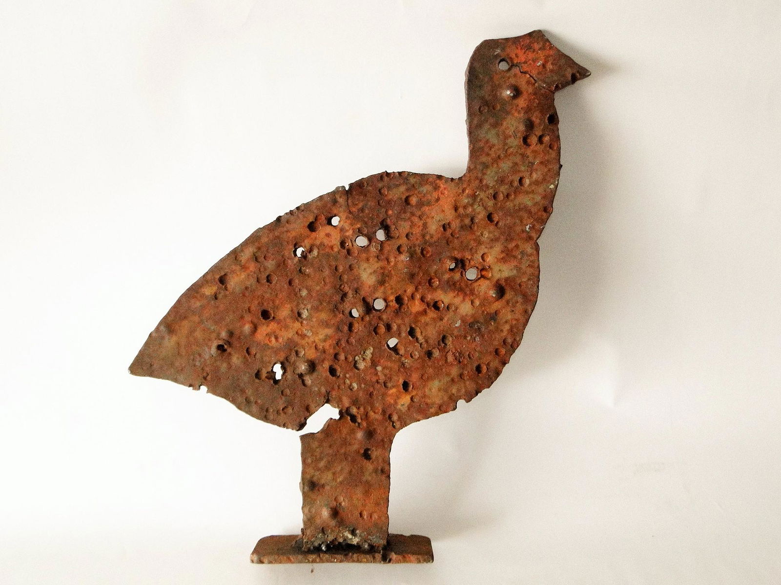 CARNIVAL CAST IRON ROOSTER TARGET (1 of 2)