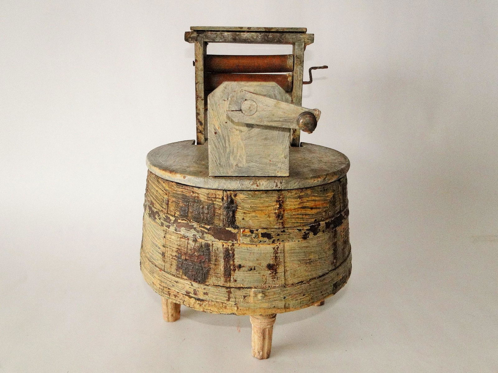 WOODEN PAINTED CHILD'S TOY WASHER (1 of 3)