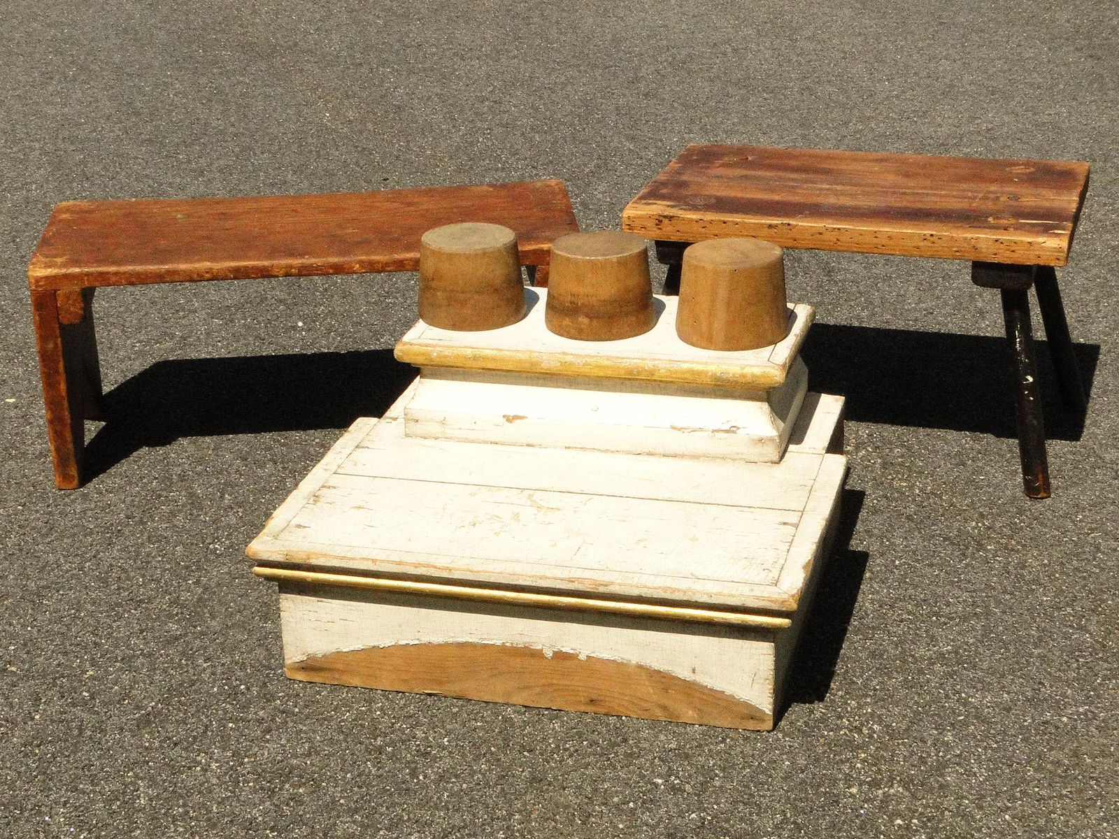 19TH C GROUPING OF WOODEN WARE (1 of 2)