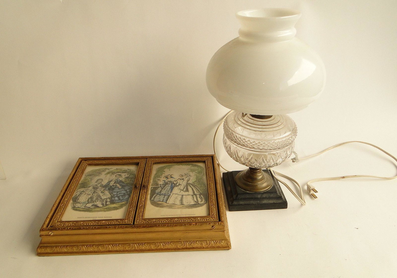 VICTORIAN JEWELRY CASE, MOLDED GLASS LAMP ON BASE (1 of 1)