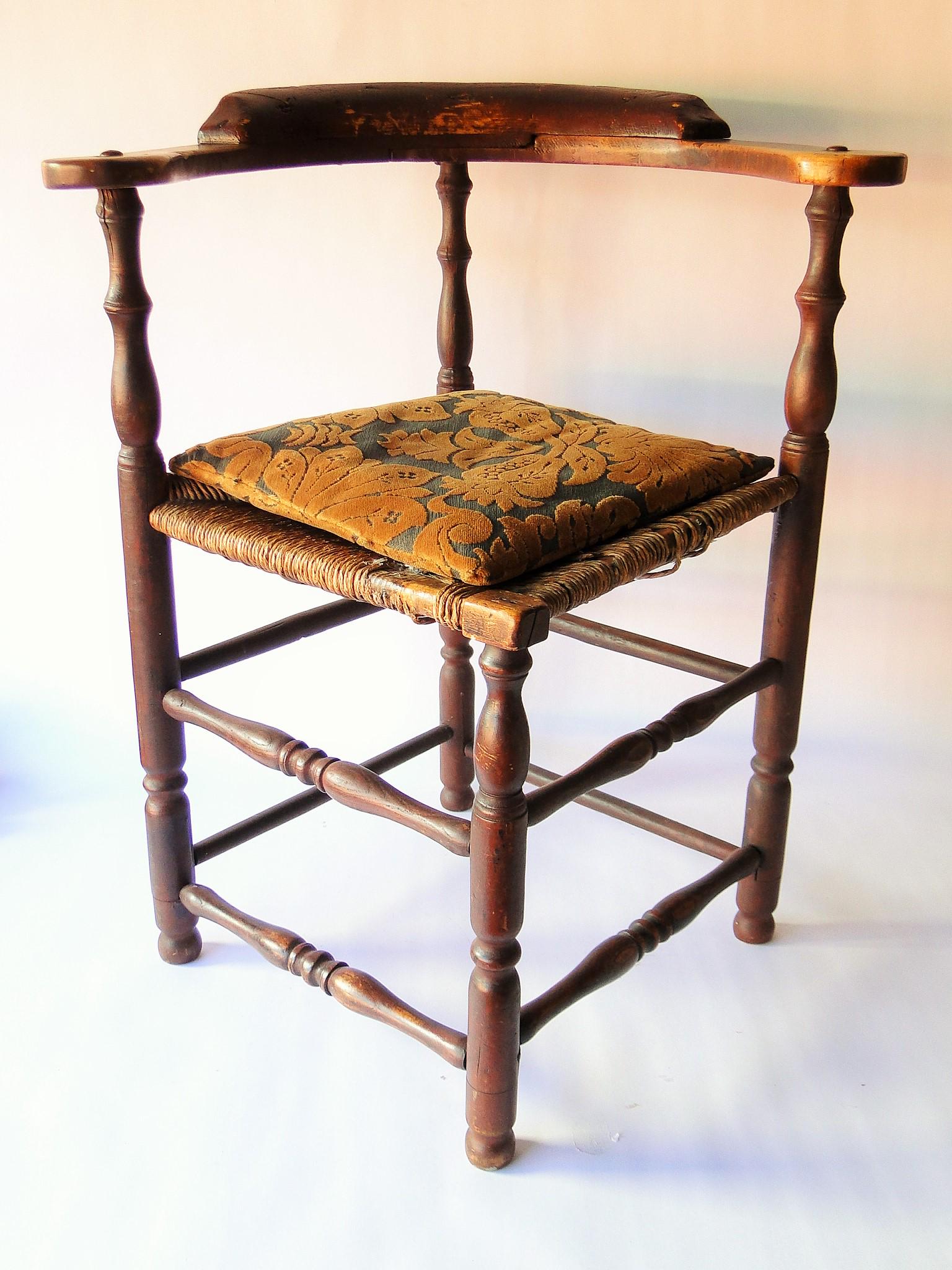 19TH C PAINTED CORNER CHAIR (1 of 7)