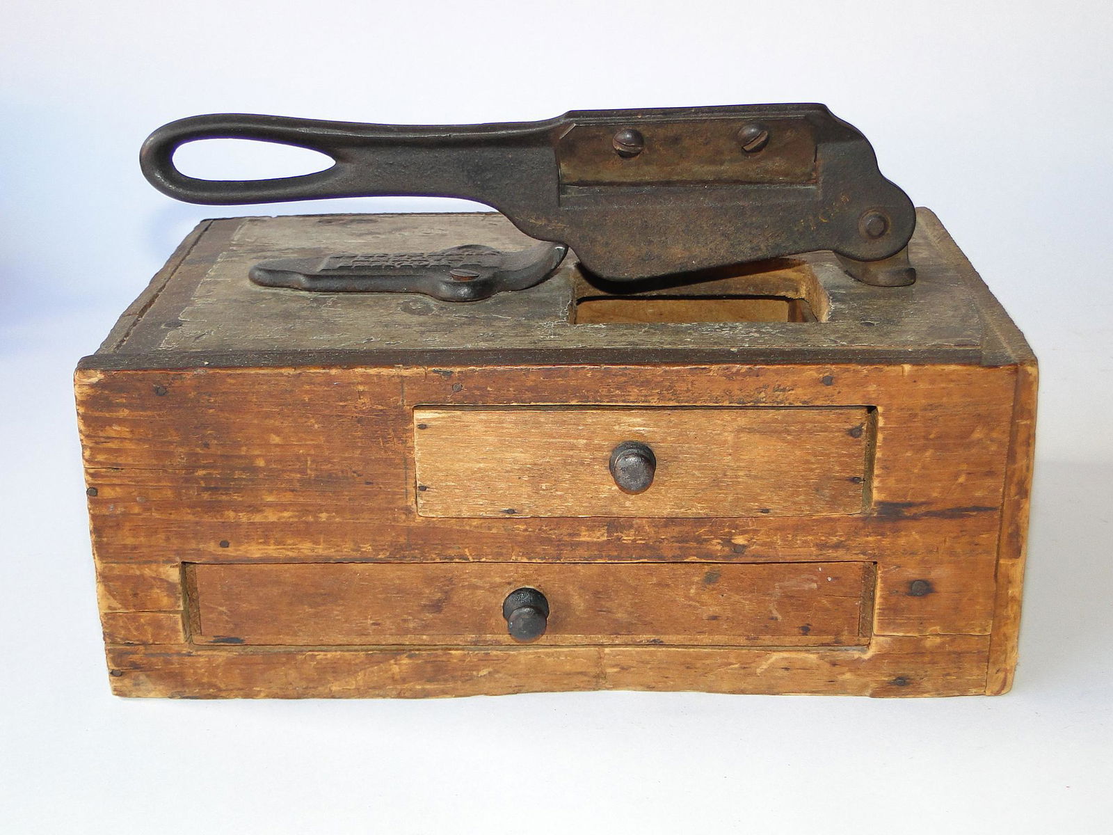 CAST IRON FIGURAL TOBACCO CUTTER (1 of 5)