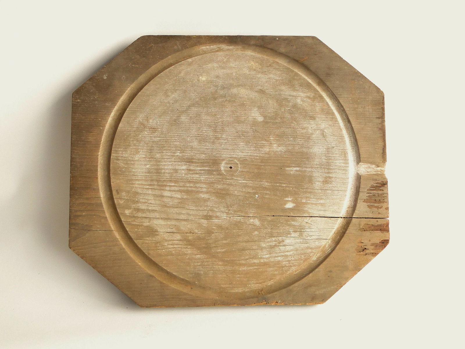 PRIMITIVE WOODEN CHEESE TRAY (1 of 3)