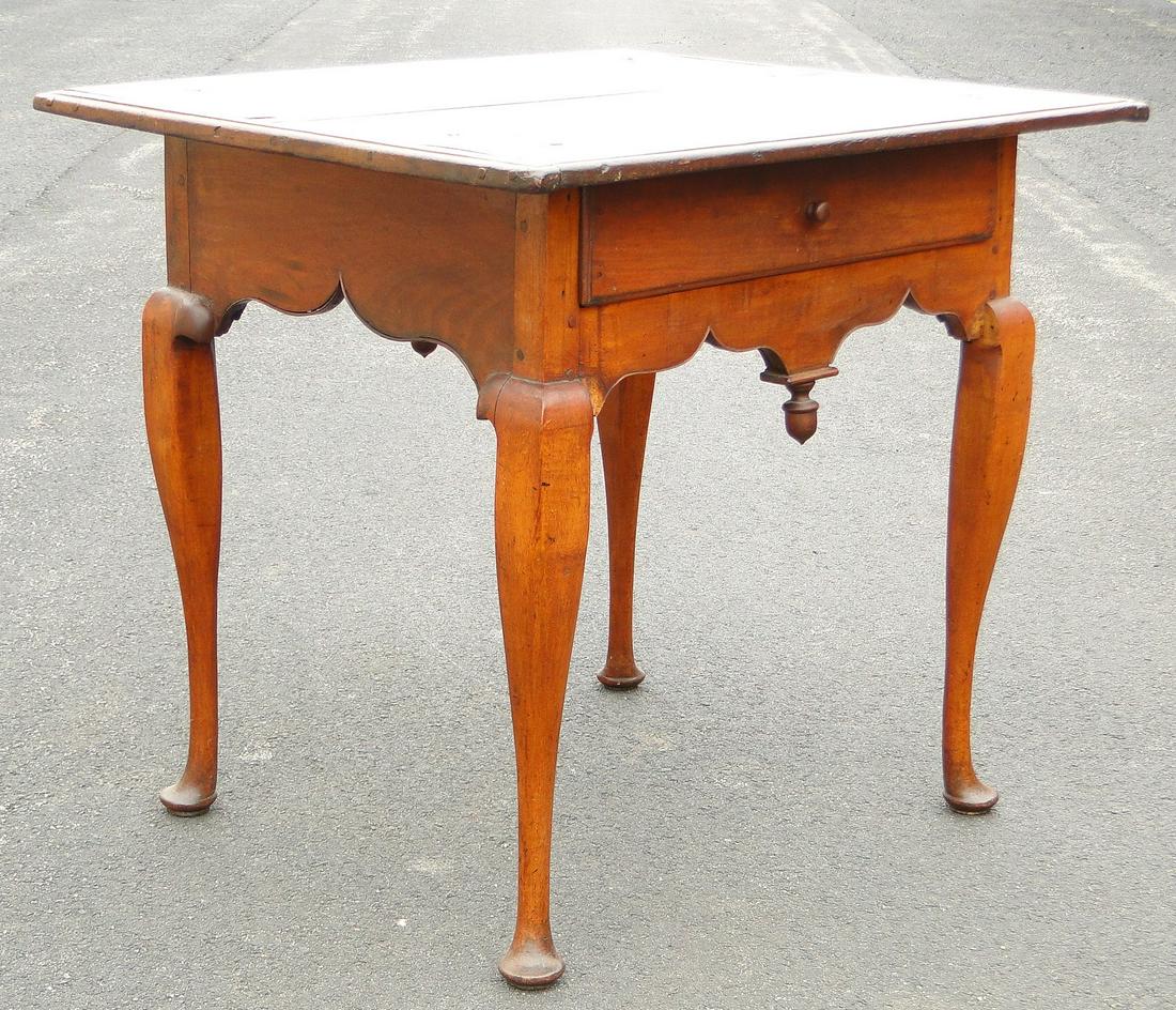 VERY RARE CT. QUEEN ANNE CENTER TEA TABLE (1 of 7)