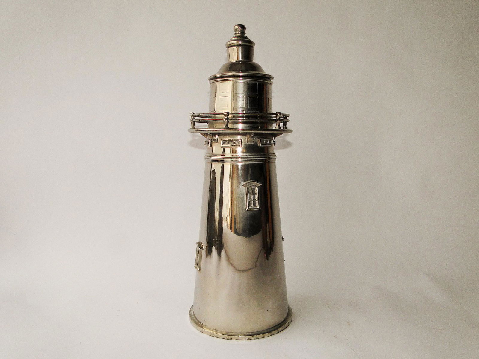 BOSTON LIGHTHOUSE FORM COCKTAIL SHAKER (1 of 7)