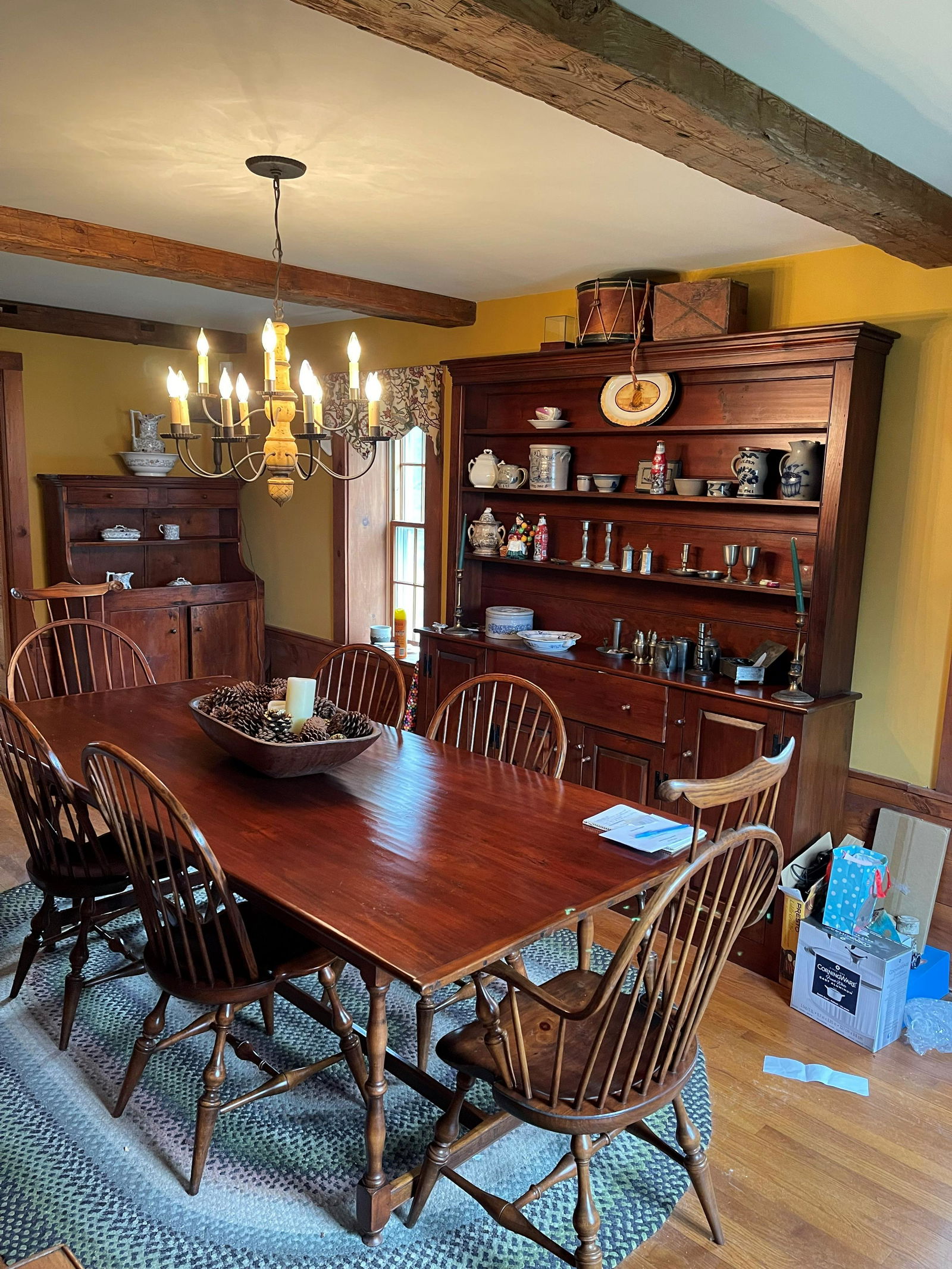 DR DIMES DINING TABLE (1 of 6)