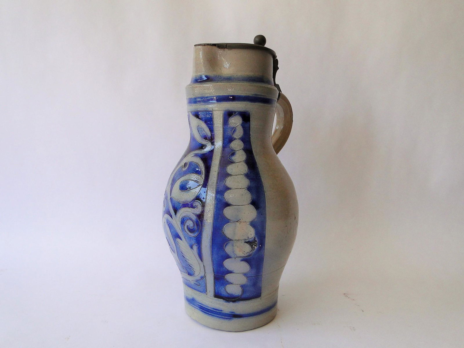 TALL 18TH C WESTERWALD DECORATED ALE JUG (1 of 7)